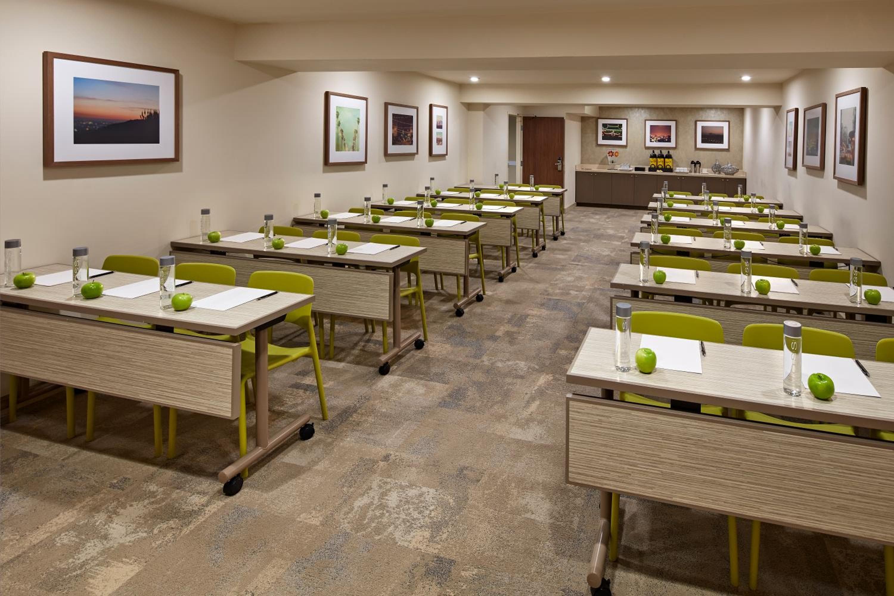 The Anza-a Calabasas Hotel