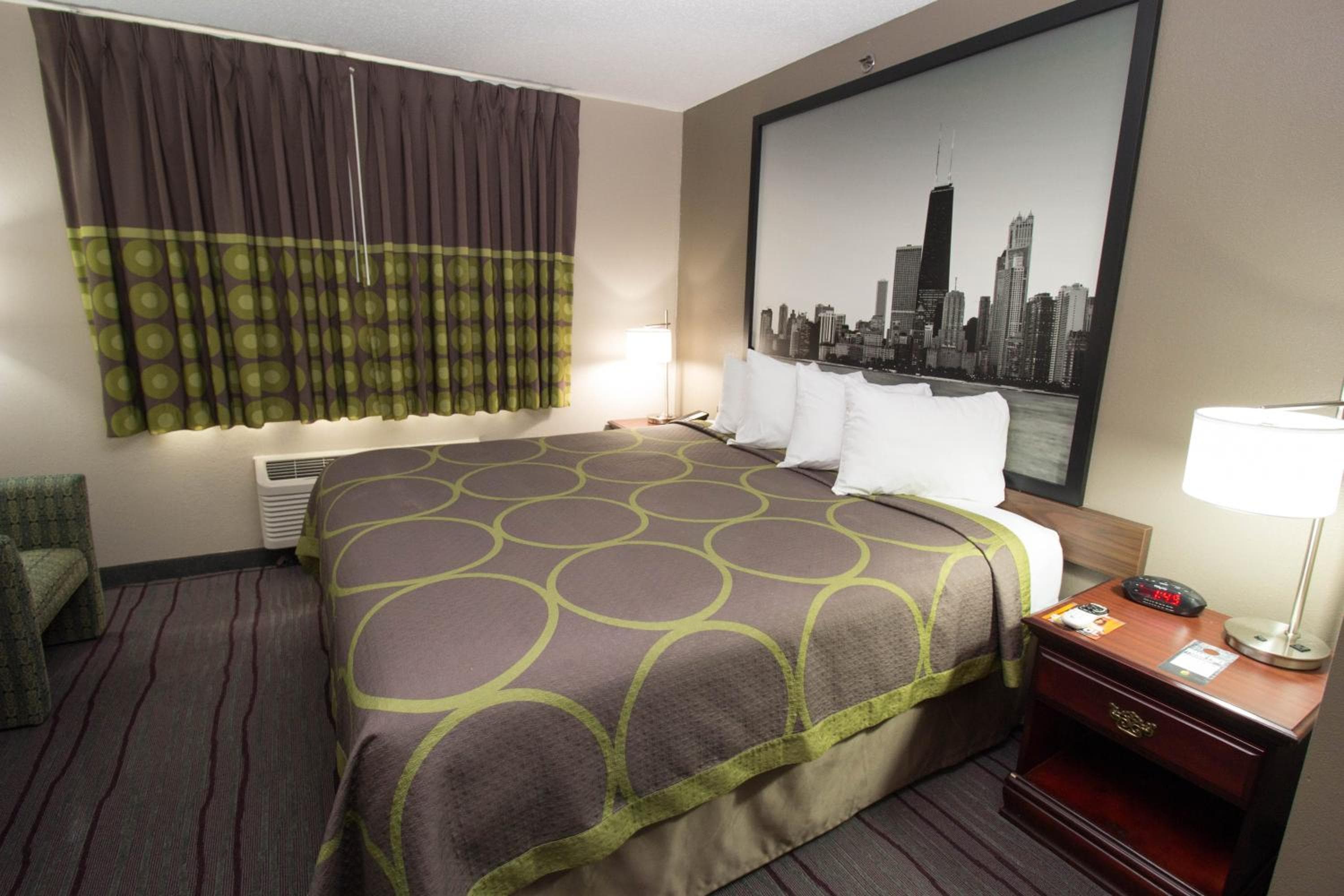 Super 8 by Wyndham Chicago O'Hare Airport