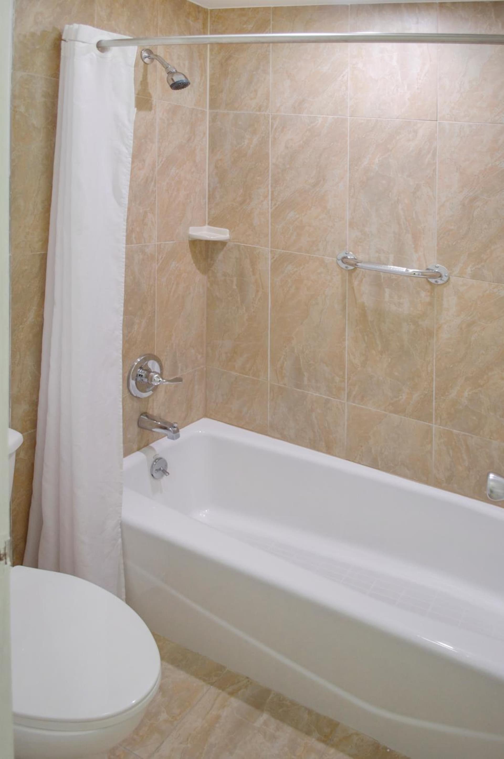 Travelodge by Wyndham Manhasset