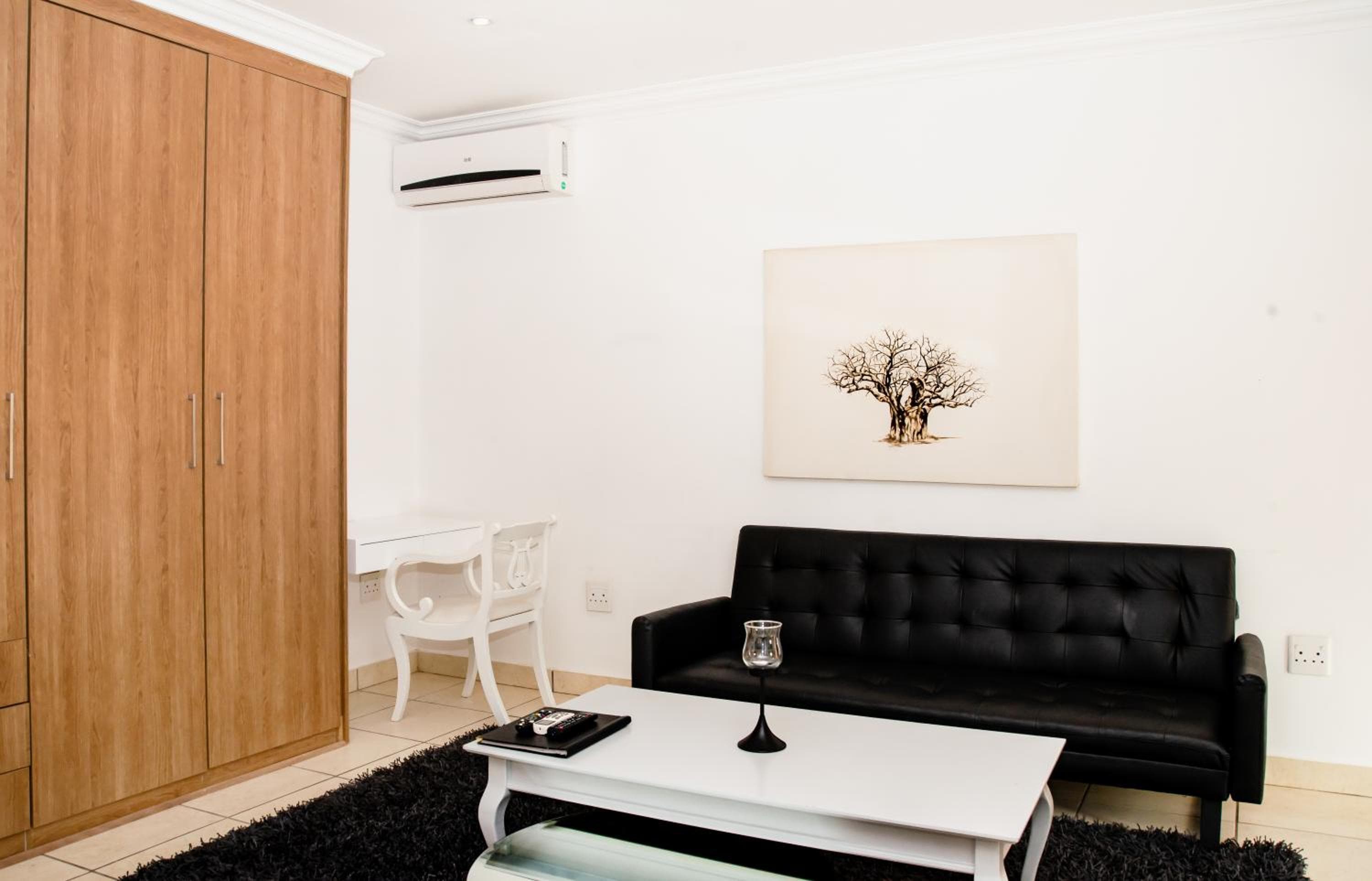 Inn and Out Plus Craighall