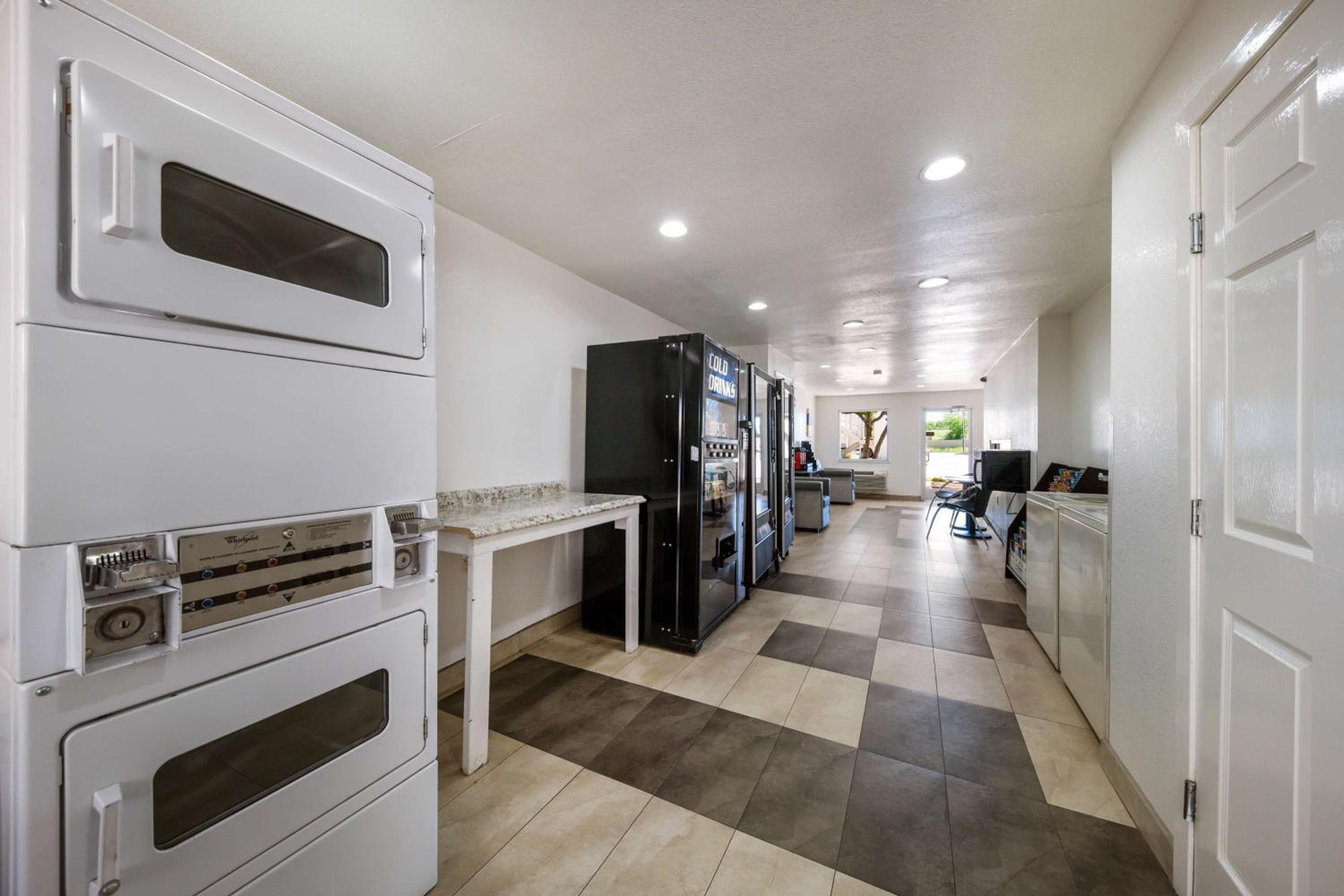 Motel 6-Dallas, TX - Farmers Branch