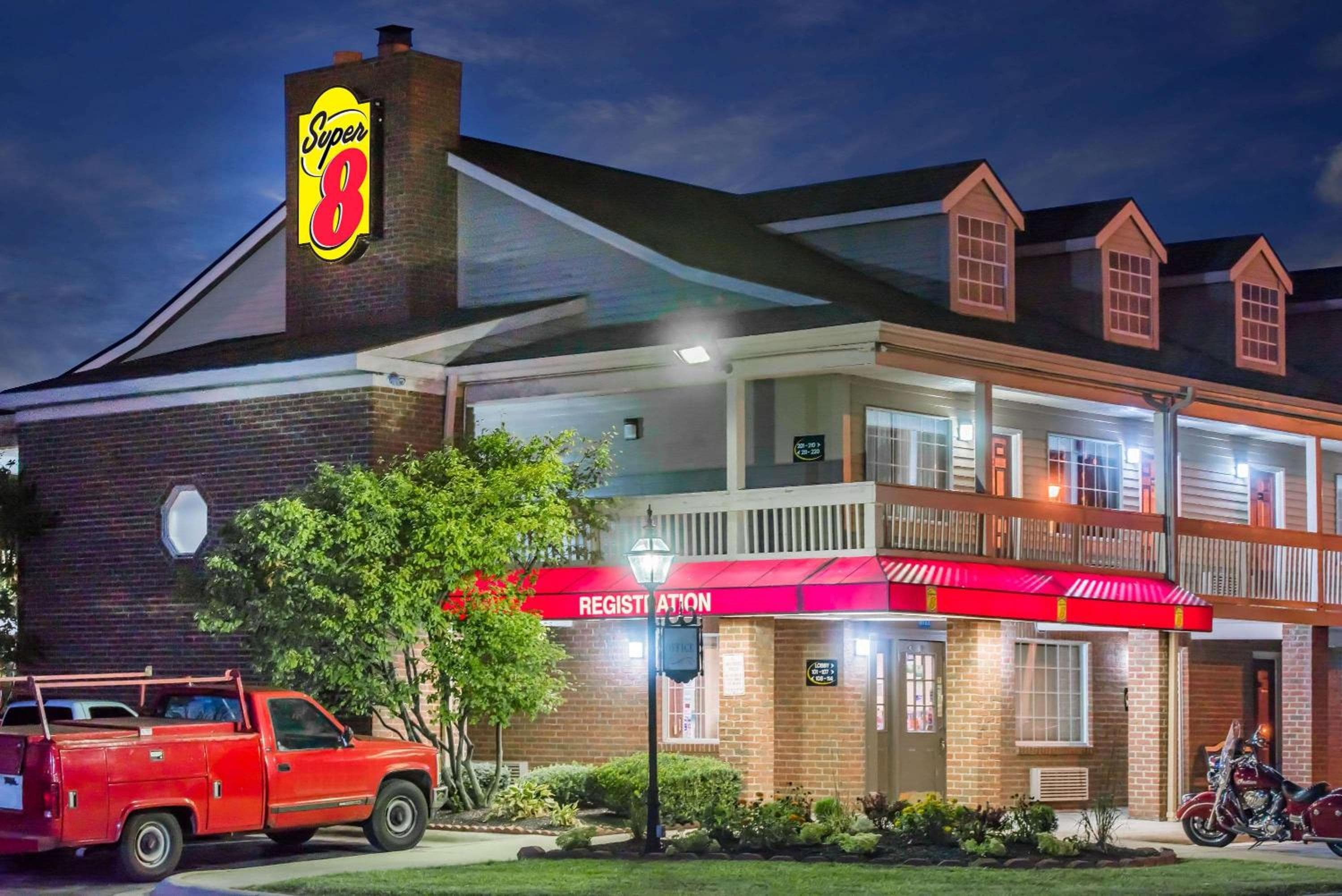 Red Roof Inn & Suites Marysville