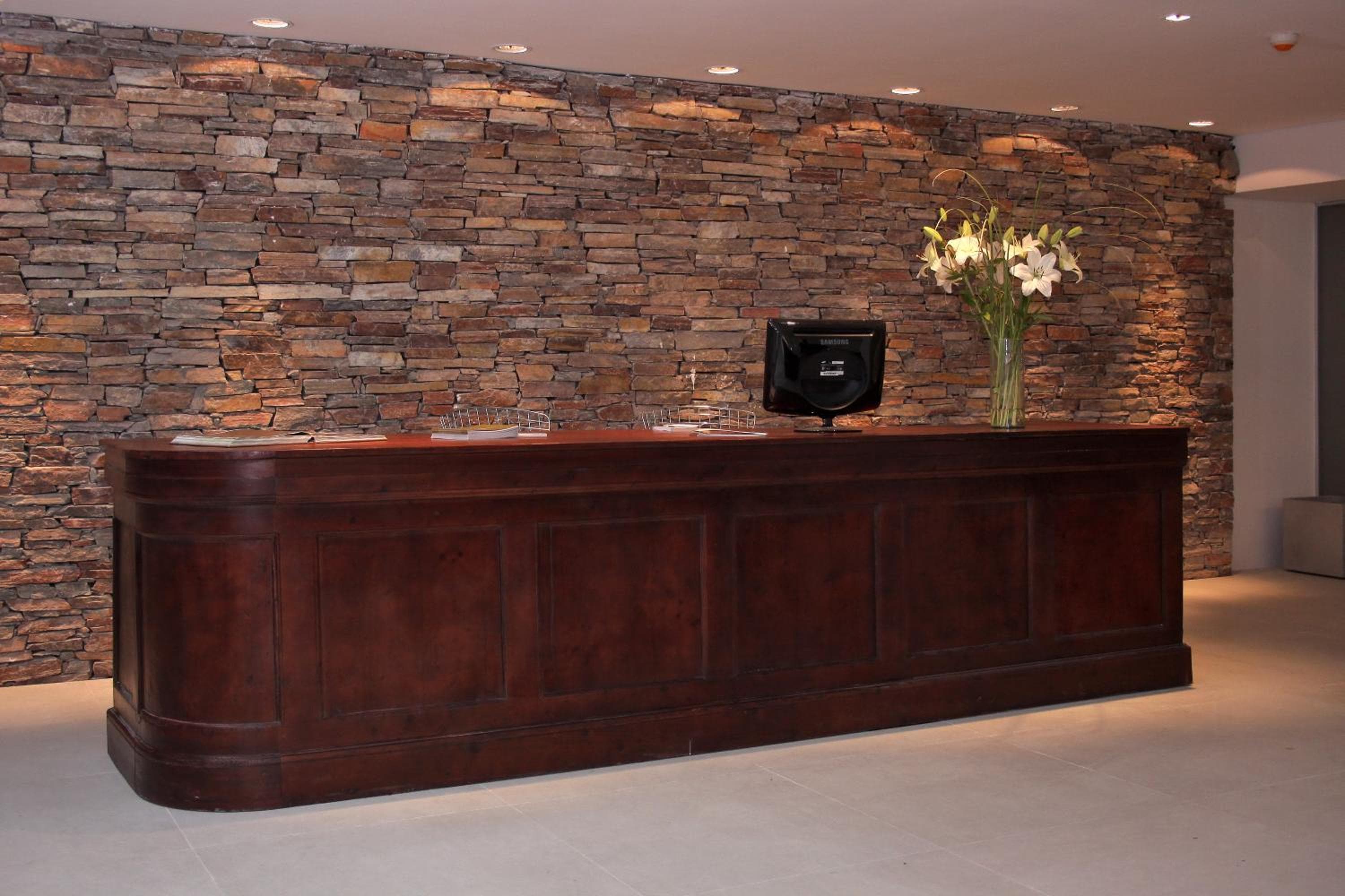San Isidro Plaza Hotel