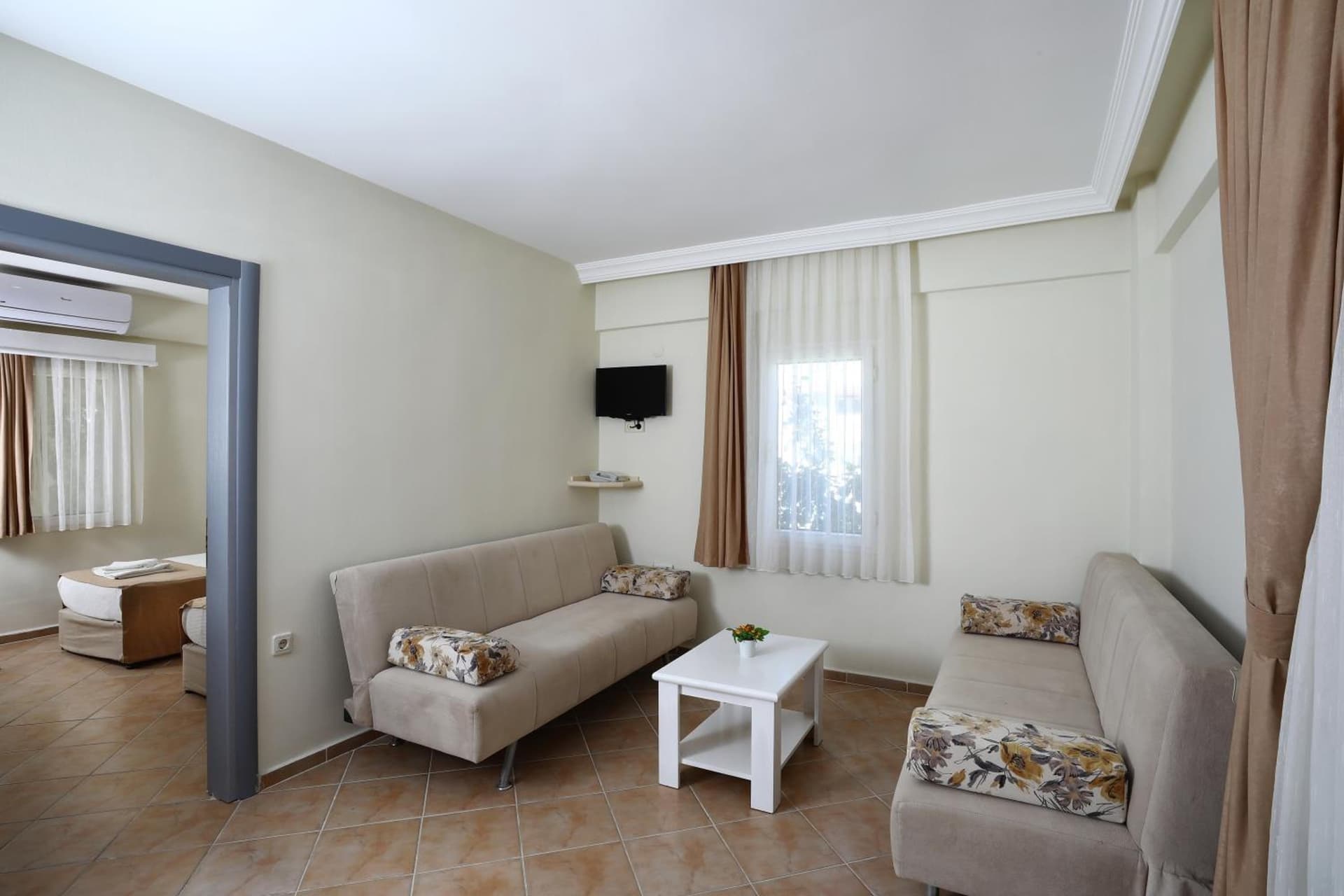 Summer Garden Suites Beach Hotel