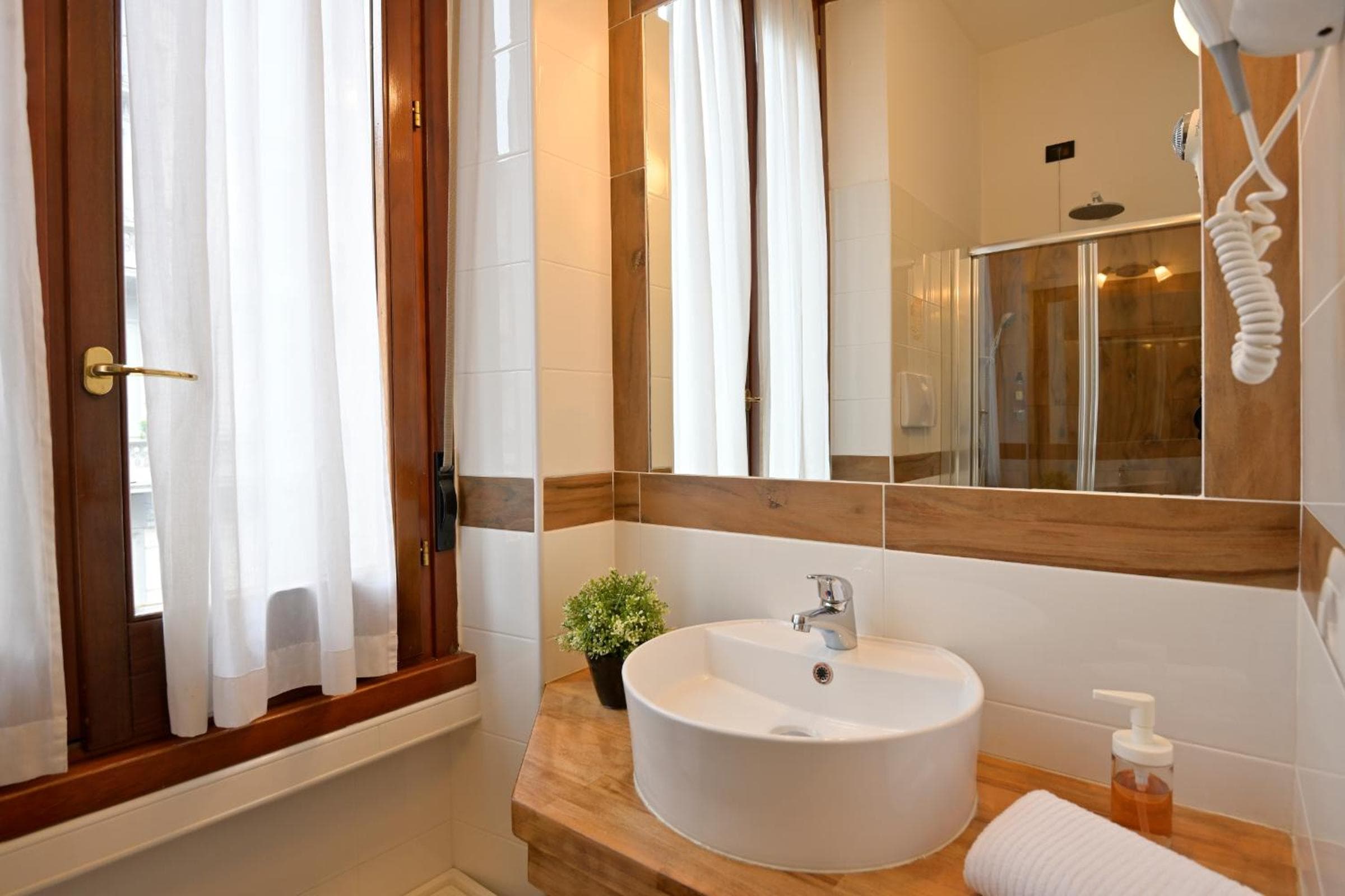 Hotel Bagliori