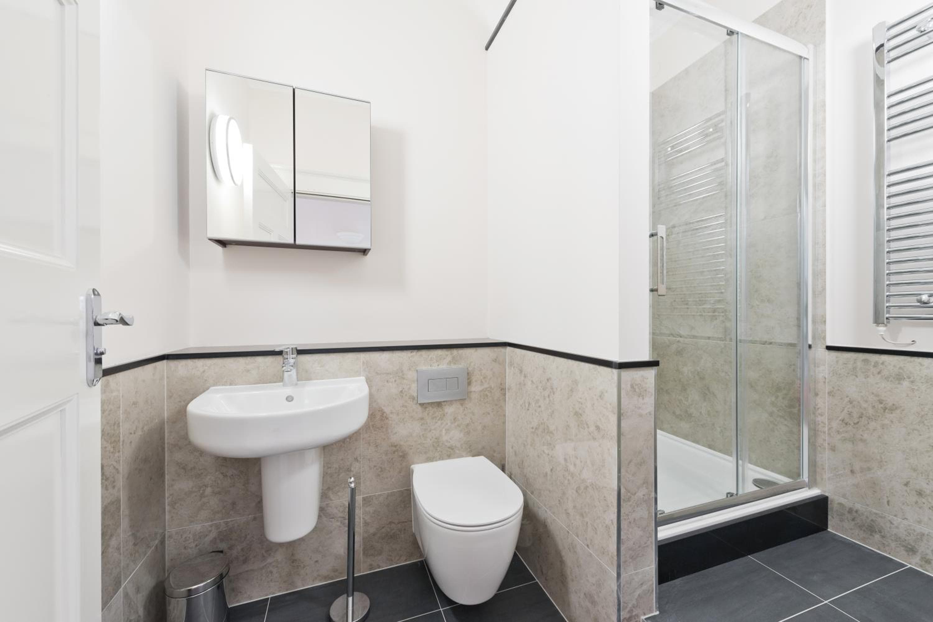 Henrietta Suites City Centre