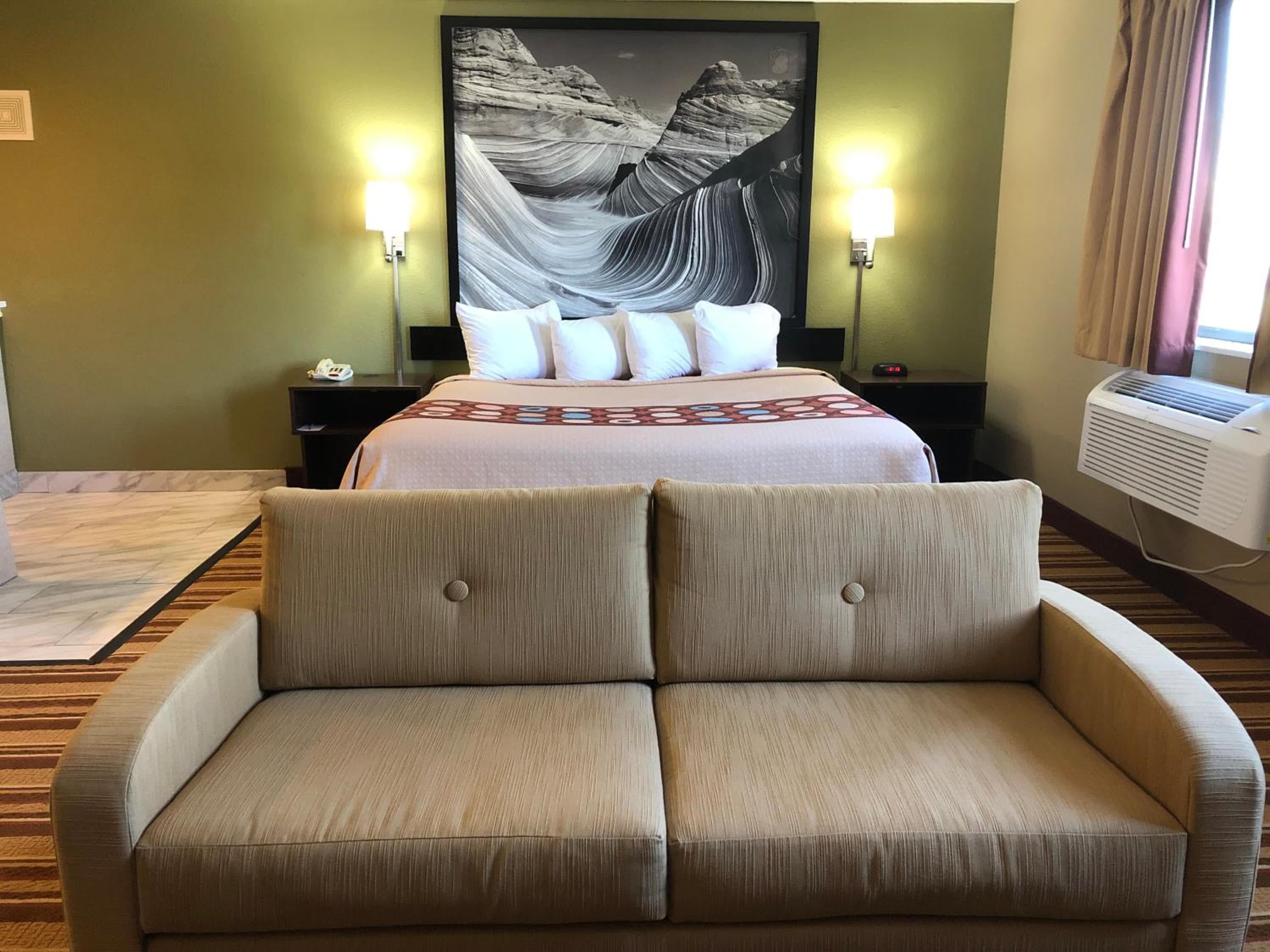 Super 8 by Wyndham S Jordan/Sandy/Slc Area