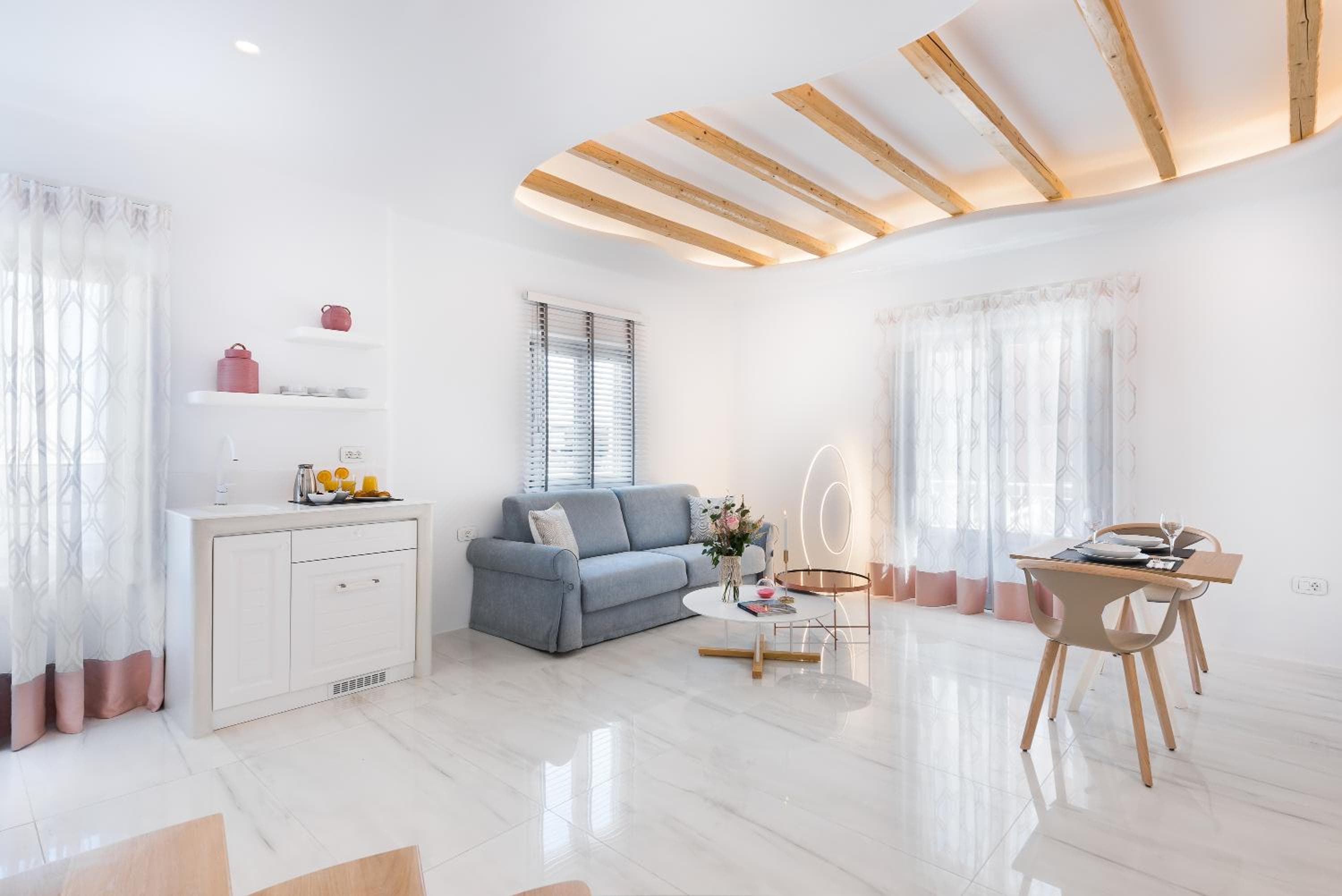 Emfasis Luxury Villa with heated Jacuzzi-Sunset view