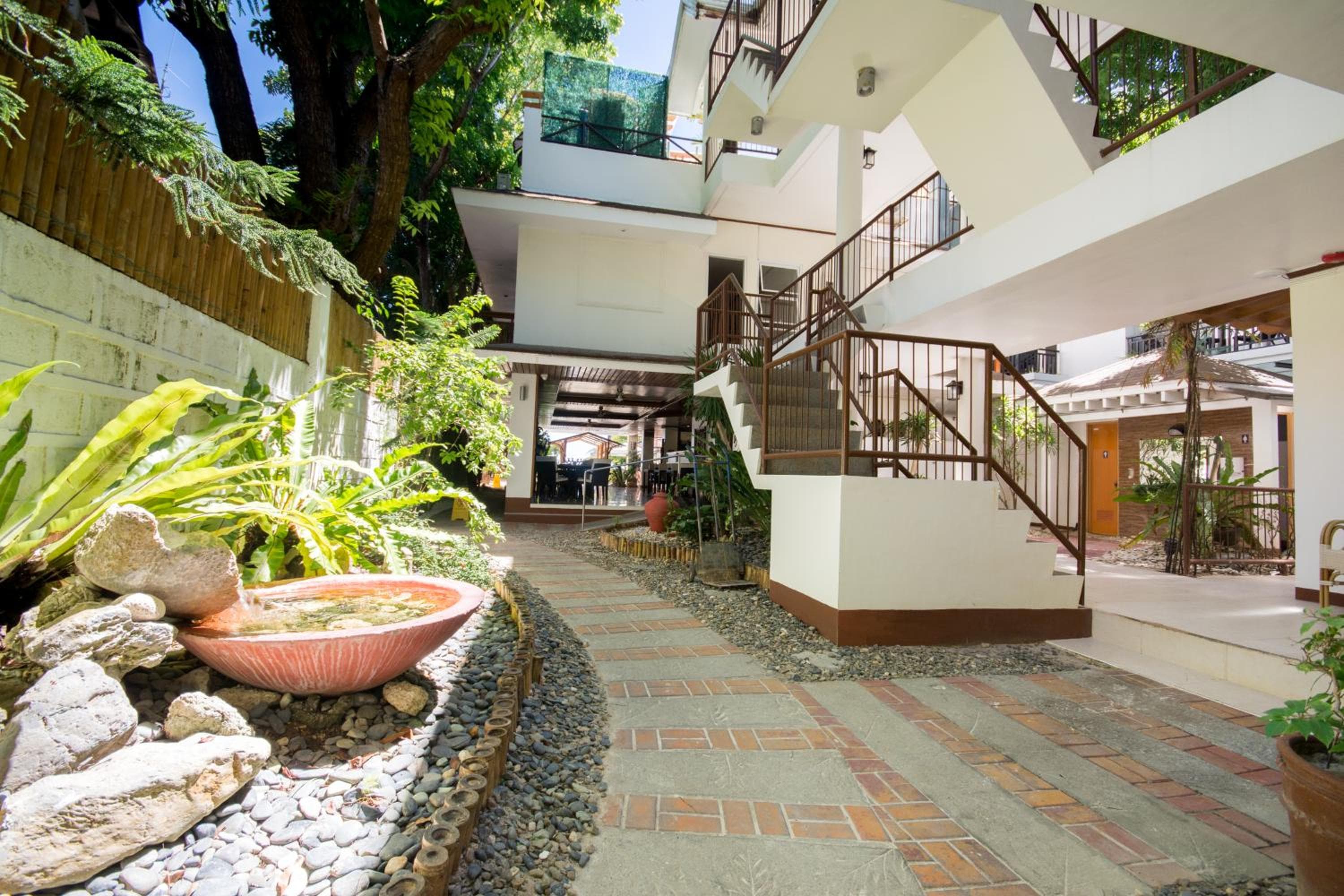 Sur Beach Resort Boracay