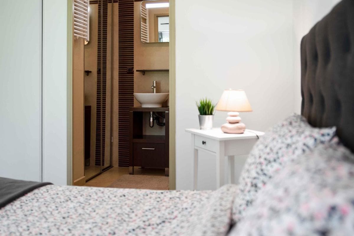 Chic Appartement avec Terrasse, Parking Privatif