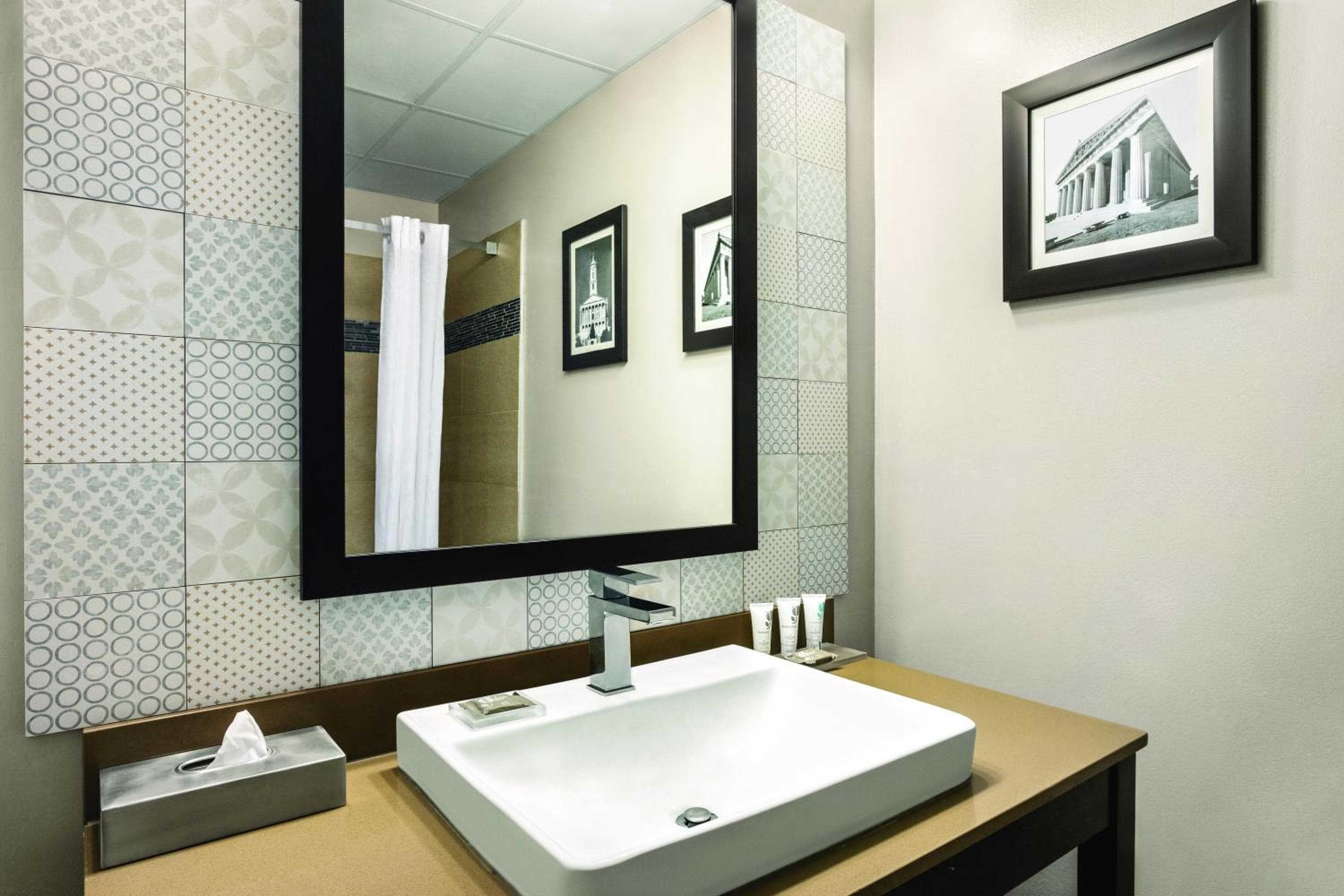 Country Inn & Suites by Radisson, Nashville Airport East, TN