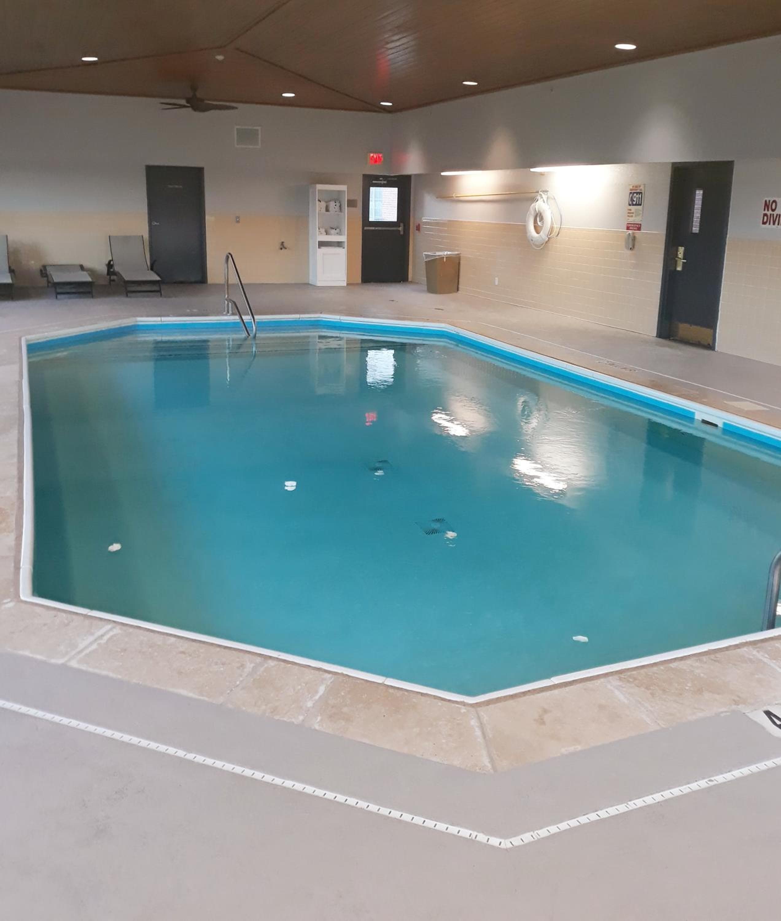 Country Inn & Suites by Radisson, DFW Airport South, TX