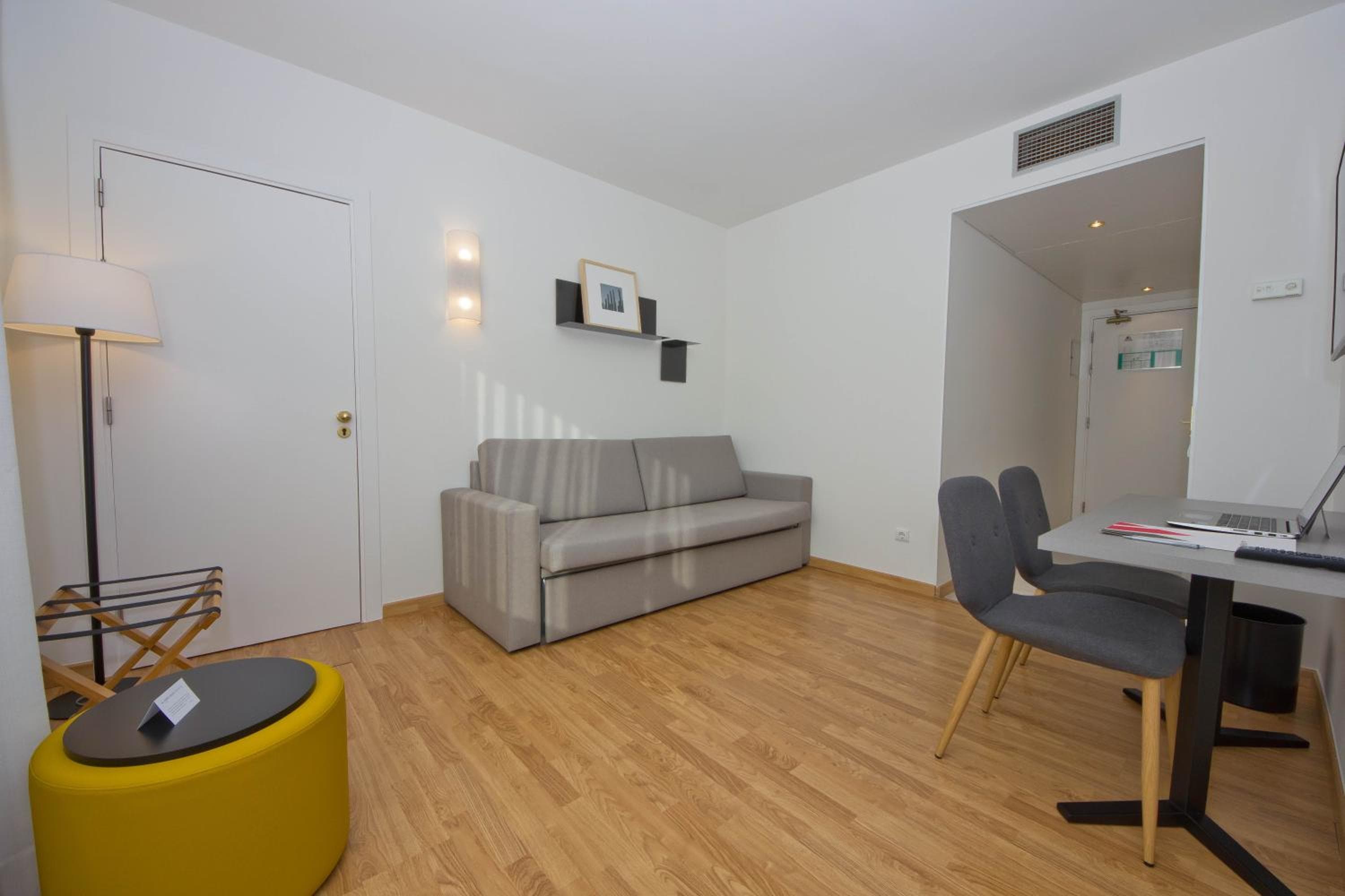 Aparthotel Atenea Valles