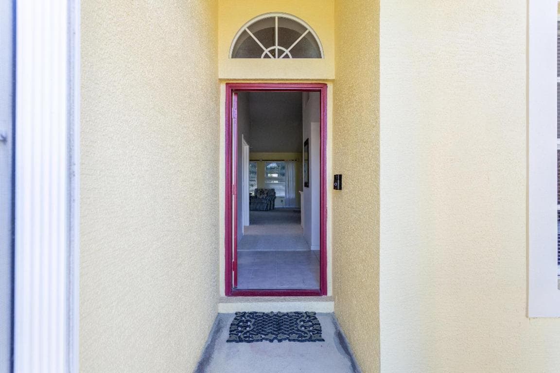 SERENE & ATTRACTIVE 3BR HEATED POOL/SPA HOME