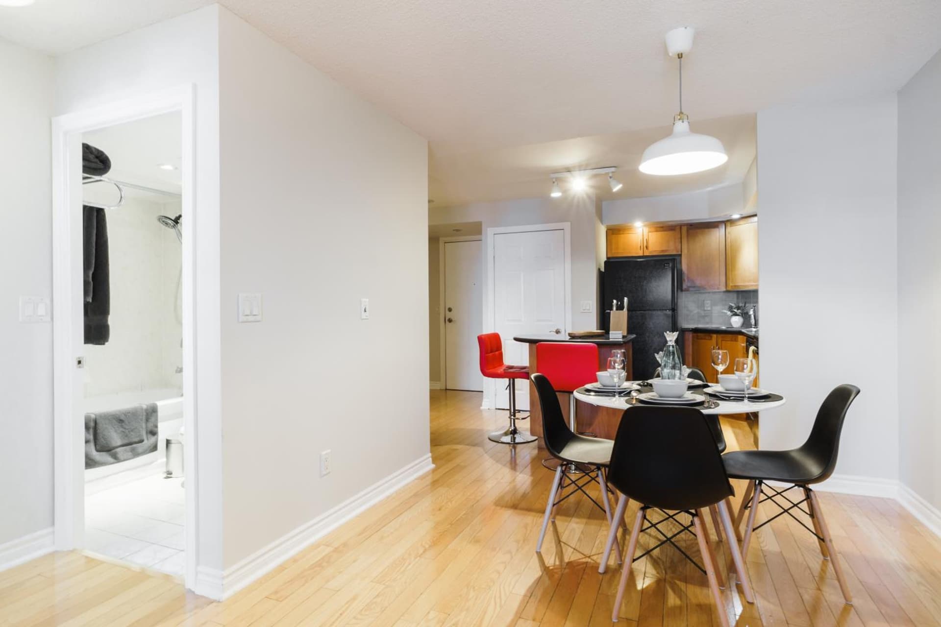 AOC Suites - Heart of Downtown Condo
