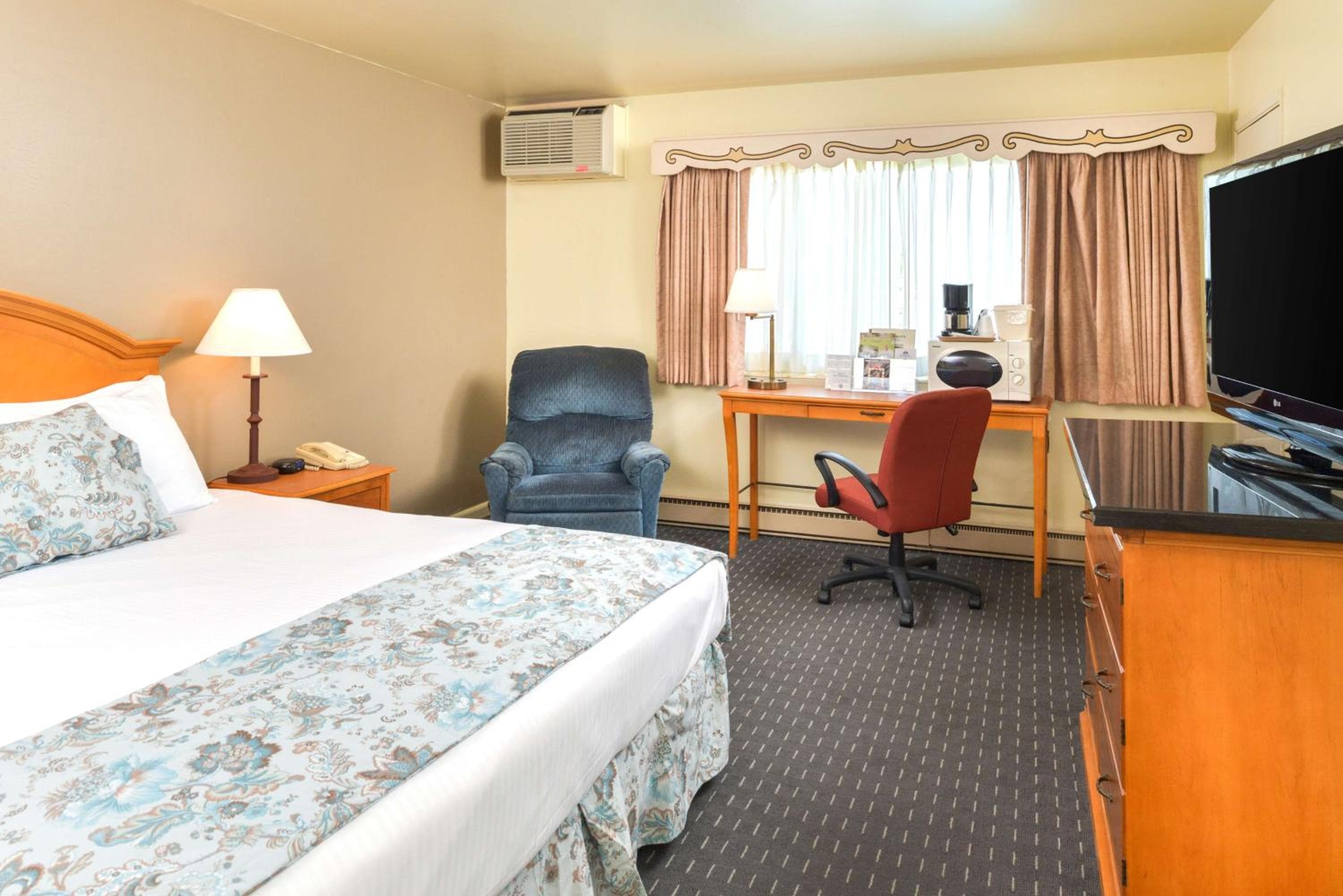 Svendsgaard's Lodge- Americas Best Value Inn & Suites