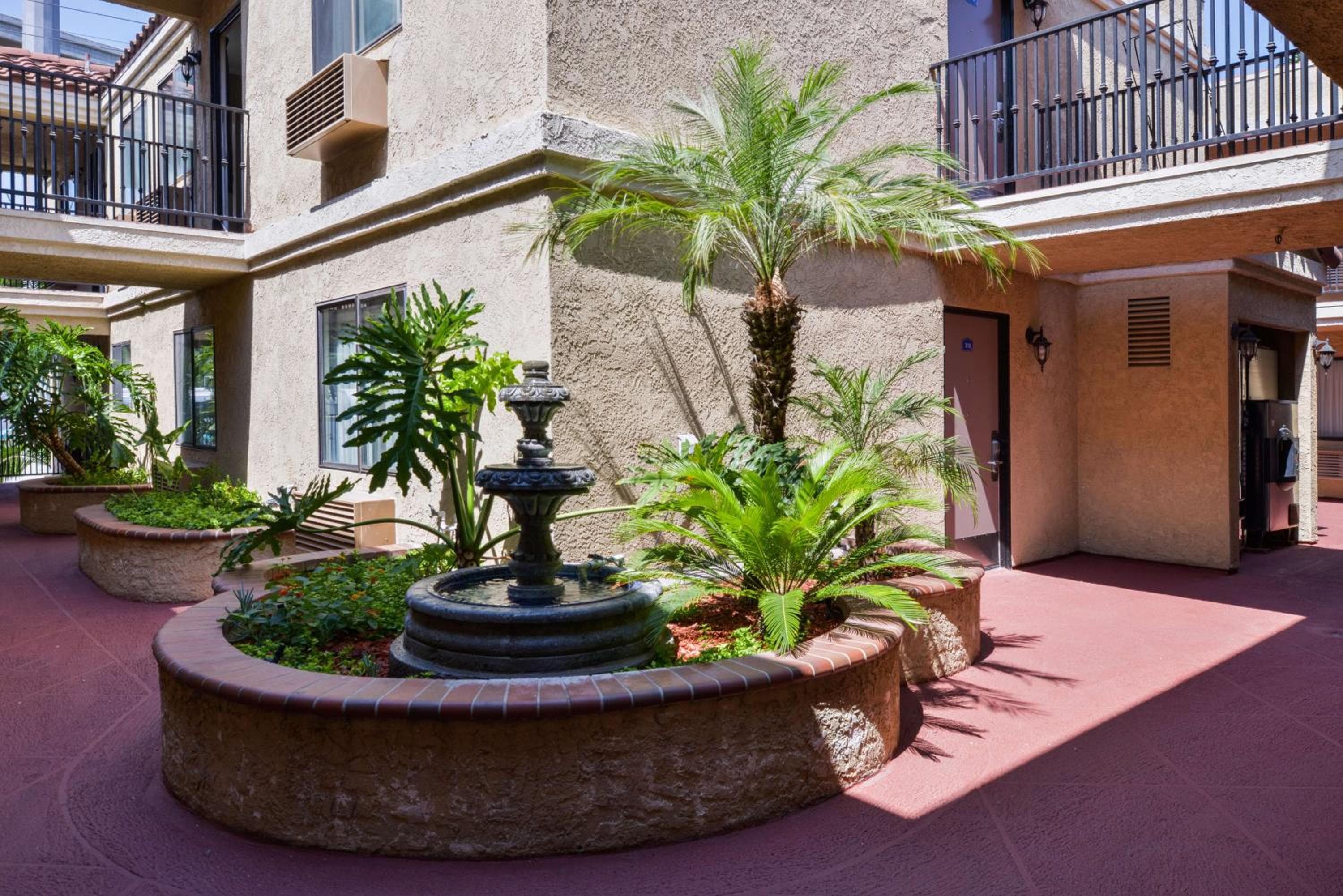 Laguna Inn and Suites