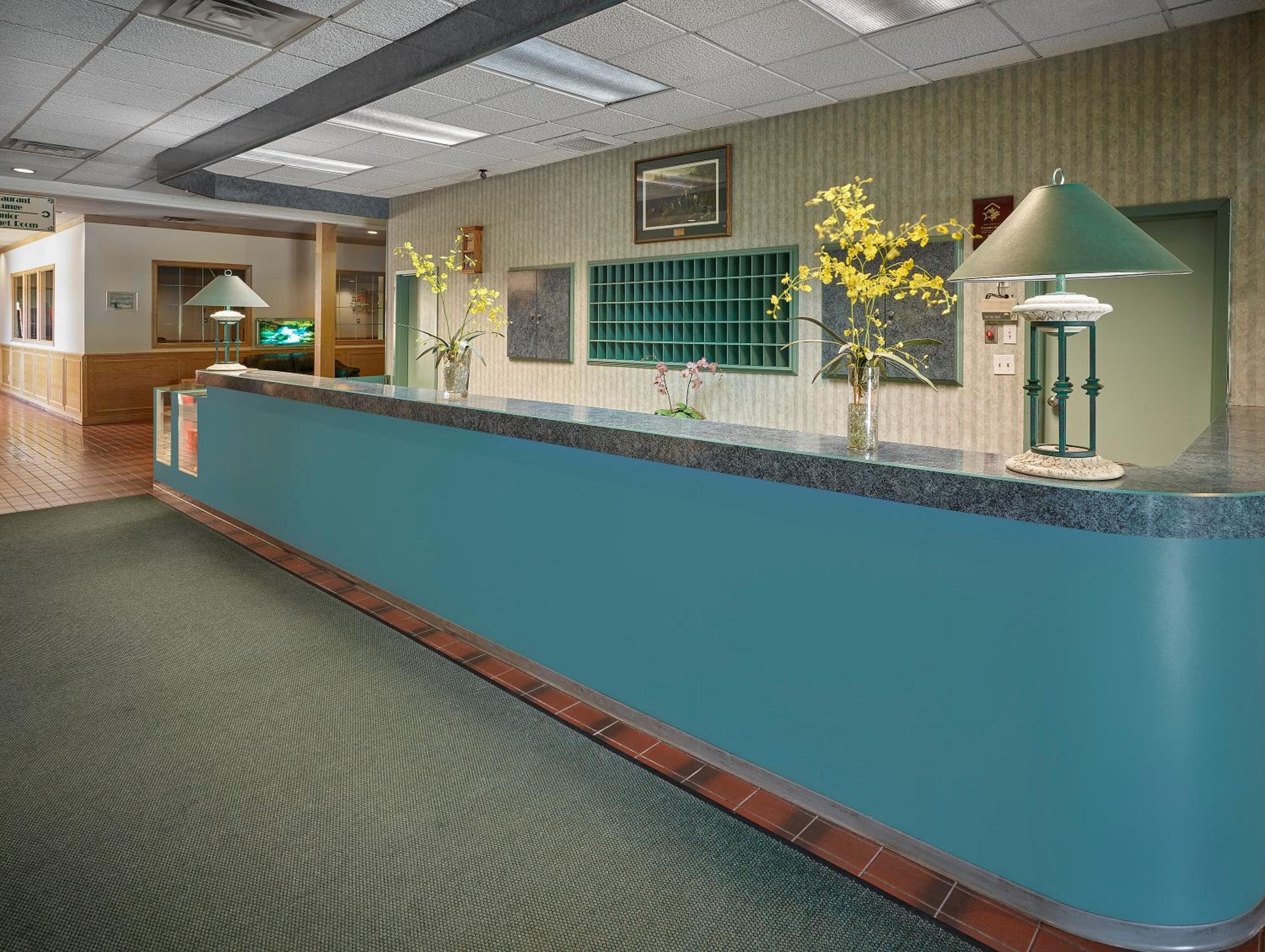 Crestwood Hotel