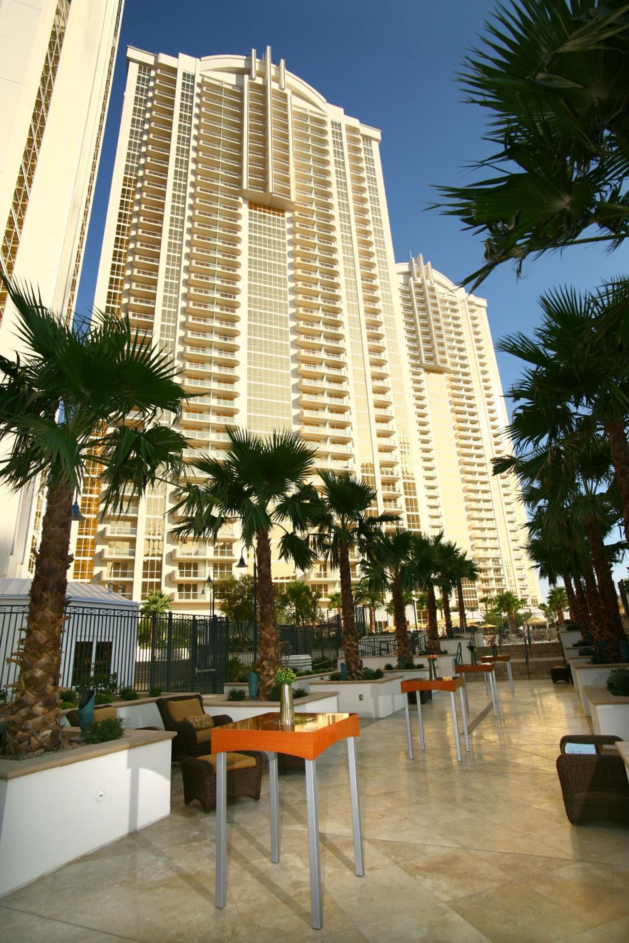 Luxury Suites International at The Signature
