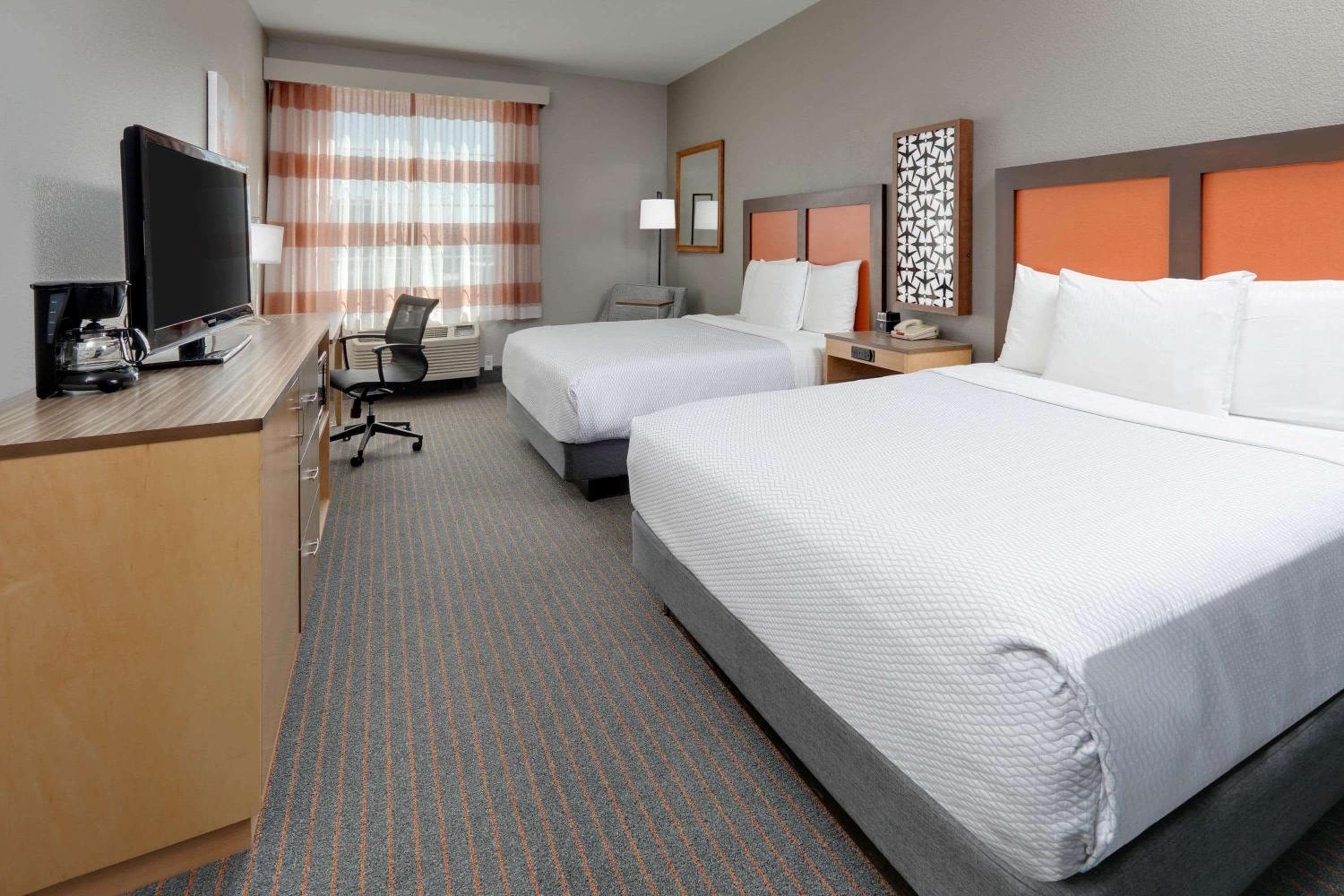 La Quinta by Wyndham Dallas Love Field