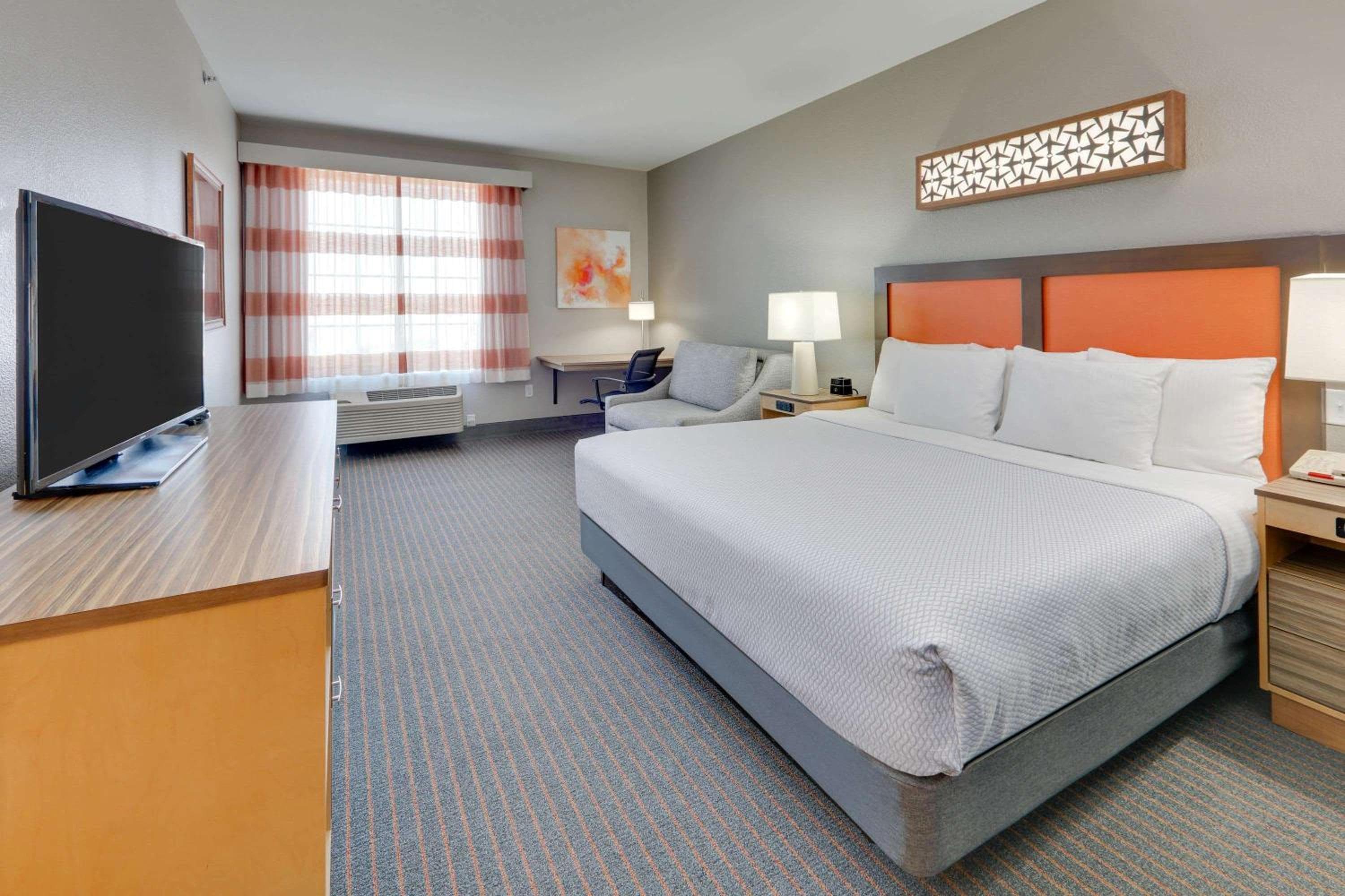 La Quinta by Wyndham Dallas Love Field