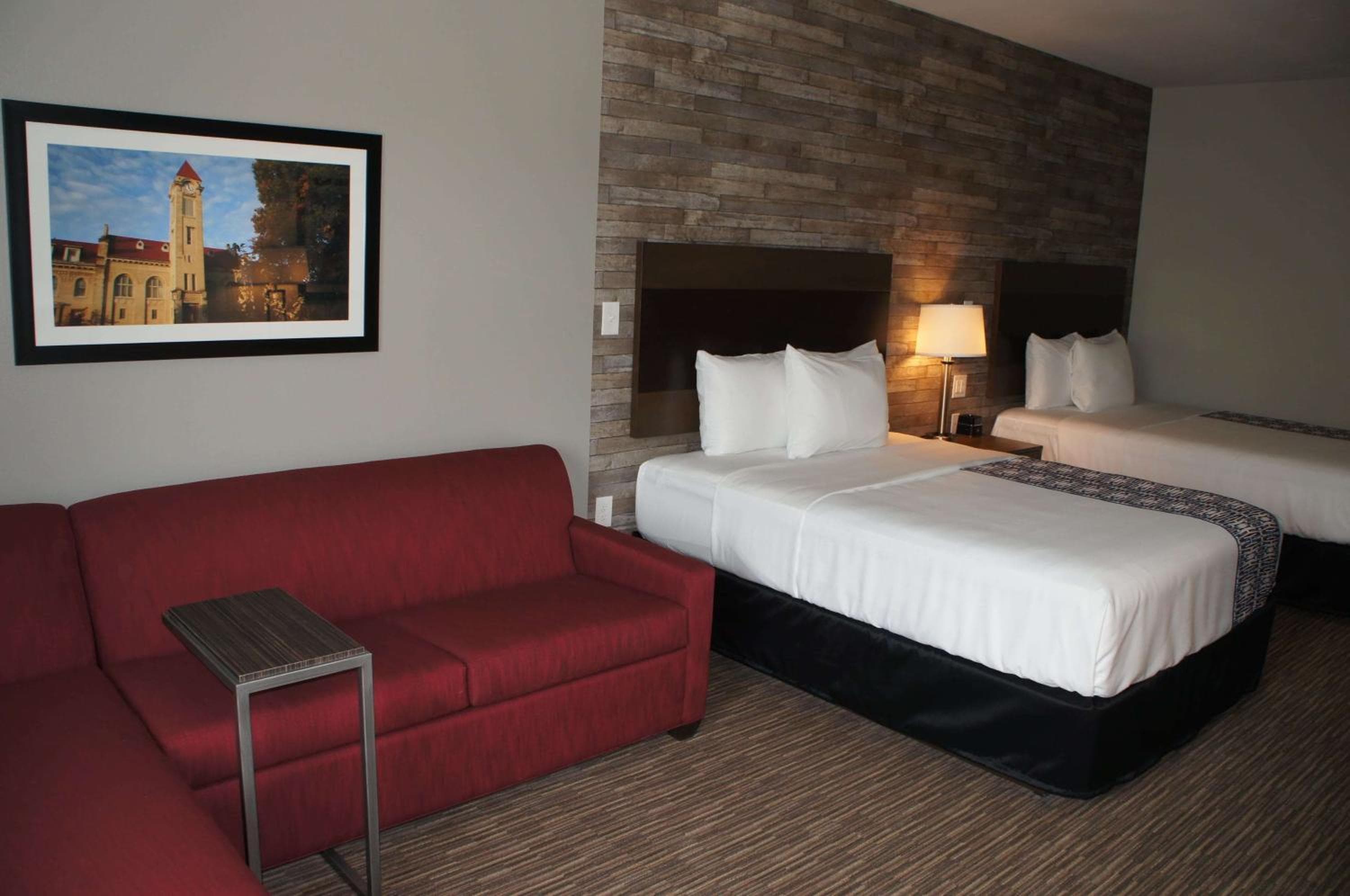 La Quinta Inn and Suites by Wyndham Bloomington
