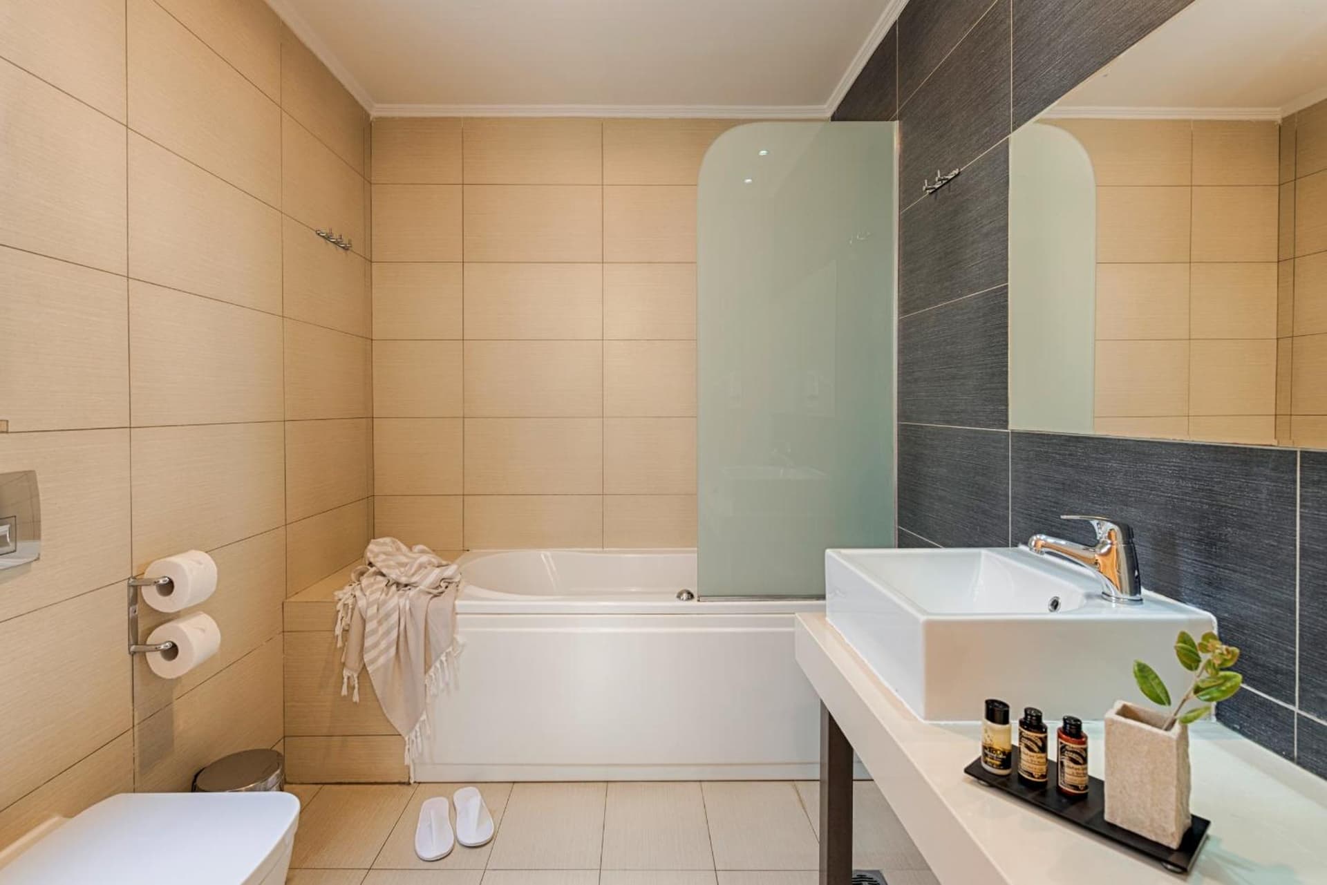 Villa Di Mare Seaside Suites