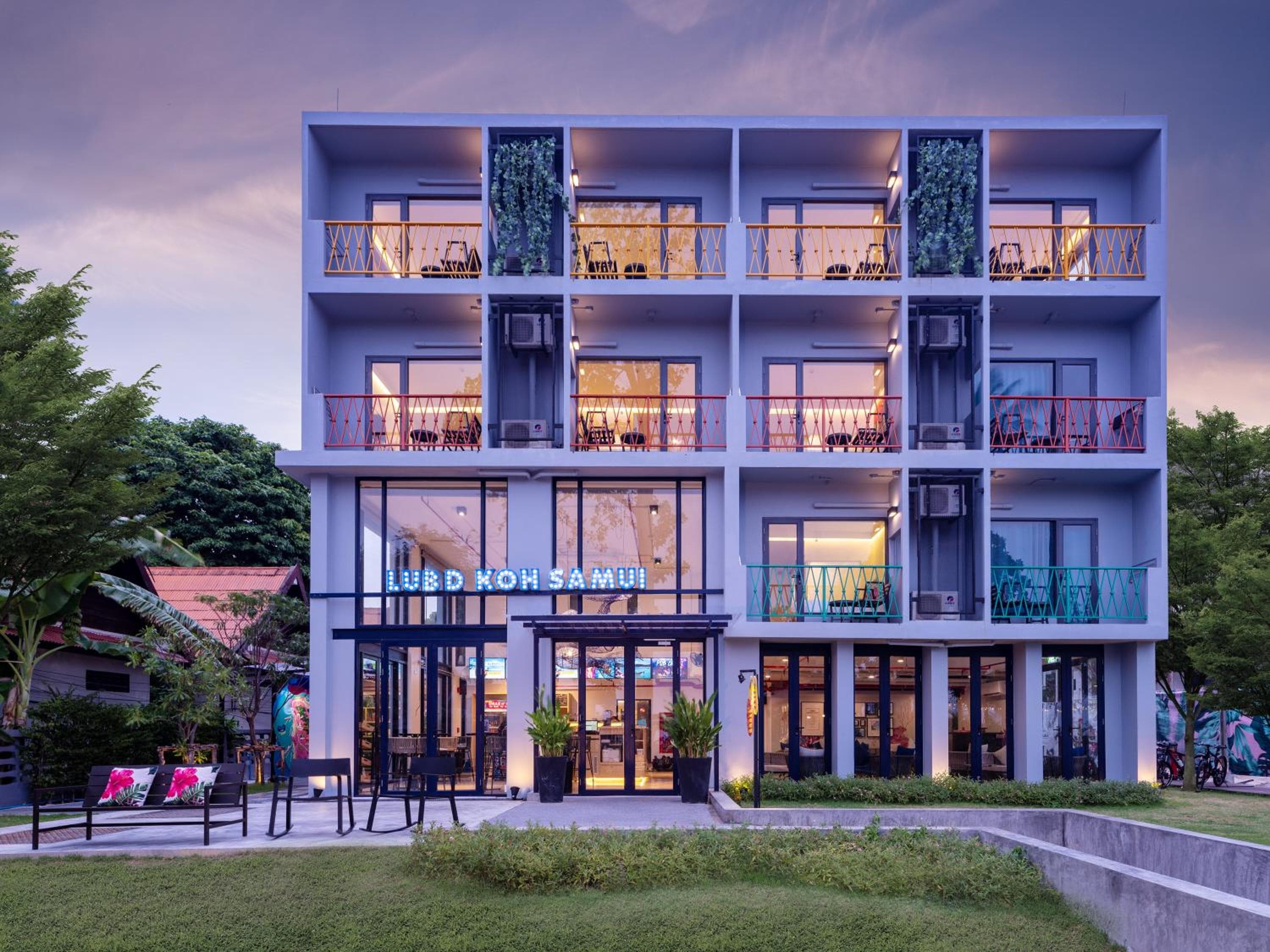 Lub d Koh Samui Chaweng Beach - Beachfront & Vibrant Social Vibe