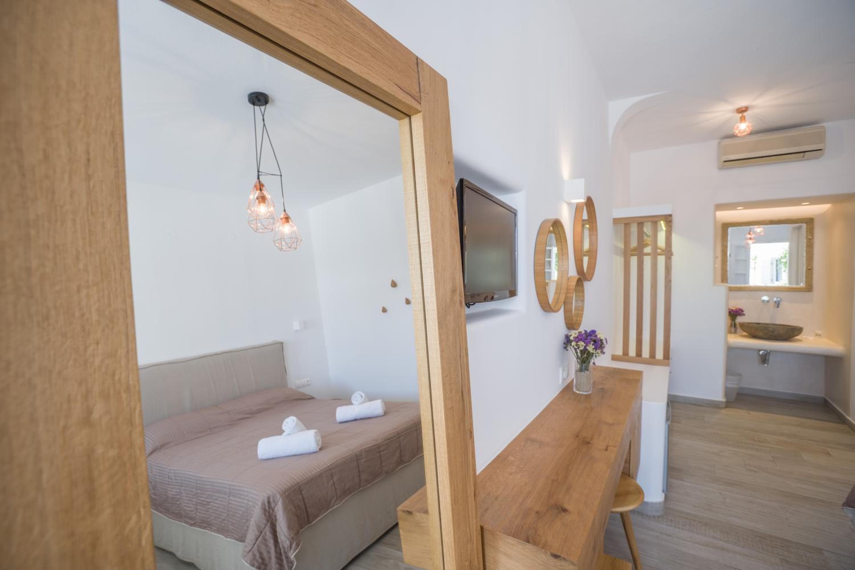 Agia Anna Beachfront Boutique