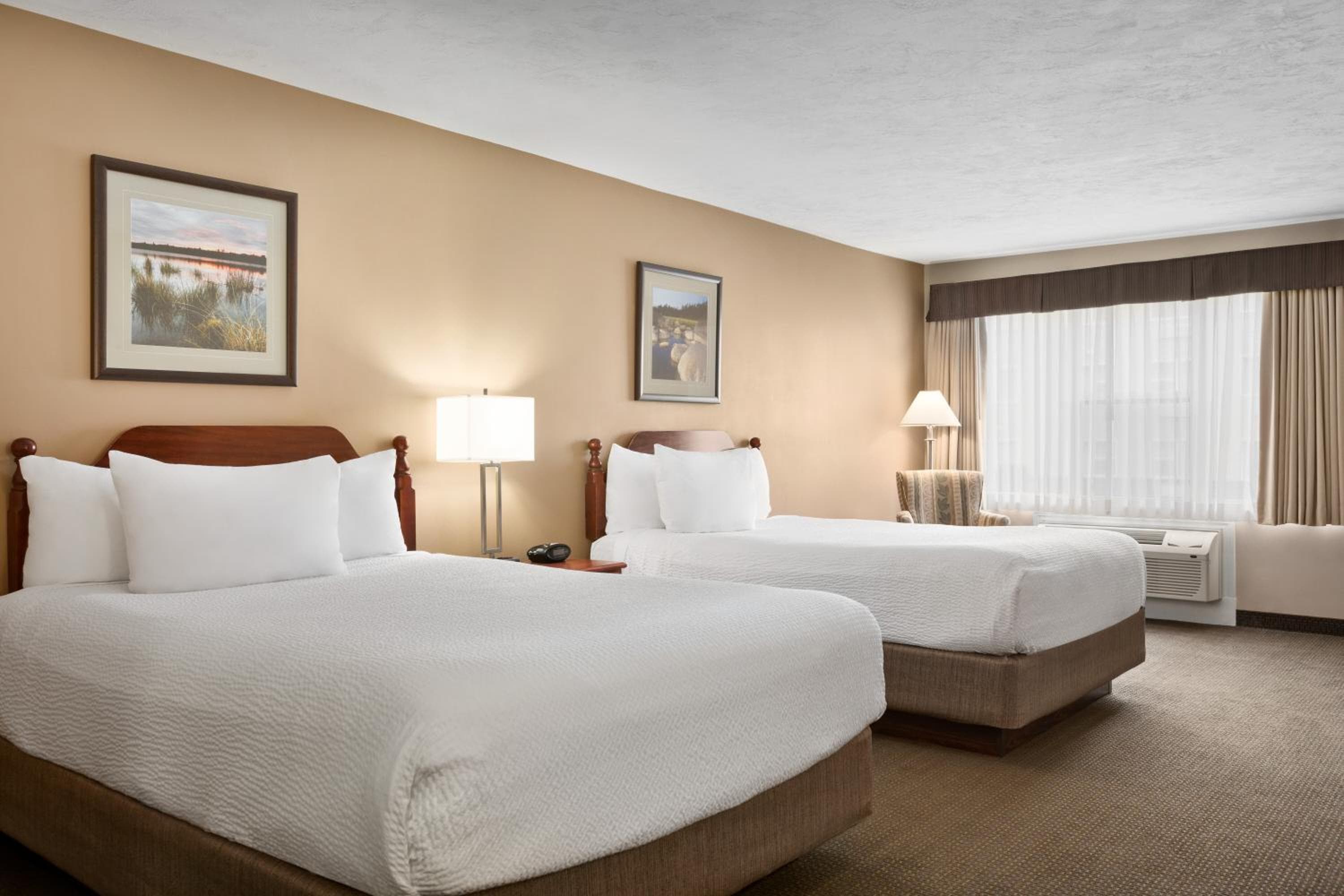 Days Inn & Suites by Wyndham Moncton