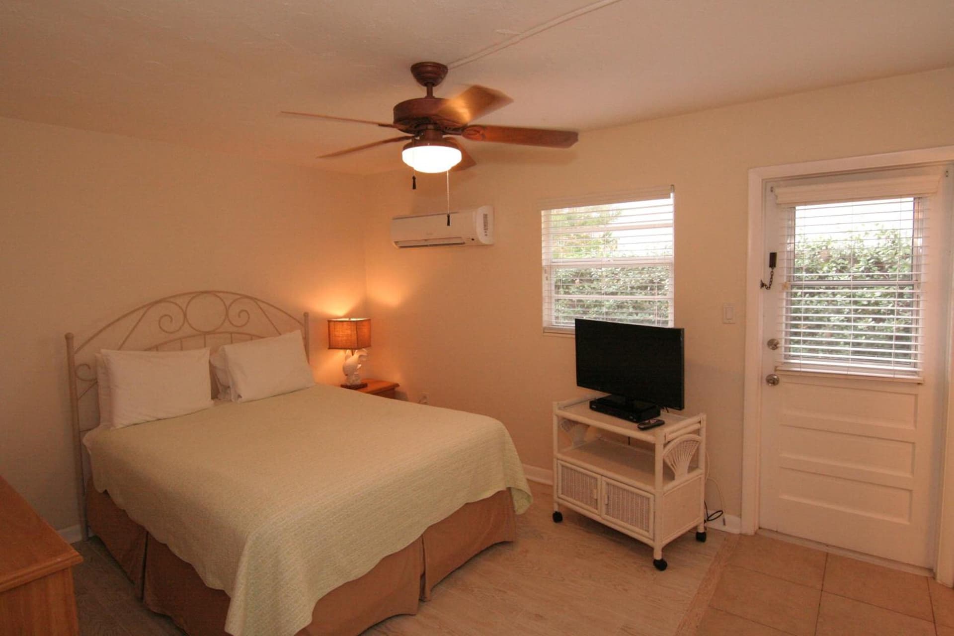 Tropical Villas Of Venice Beach