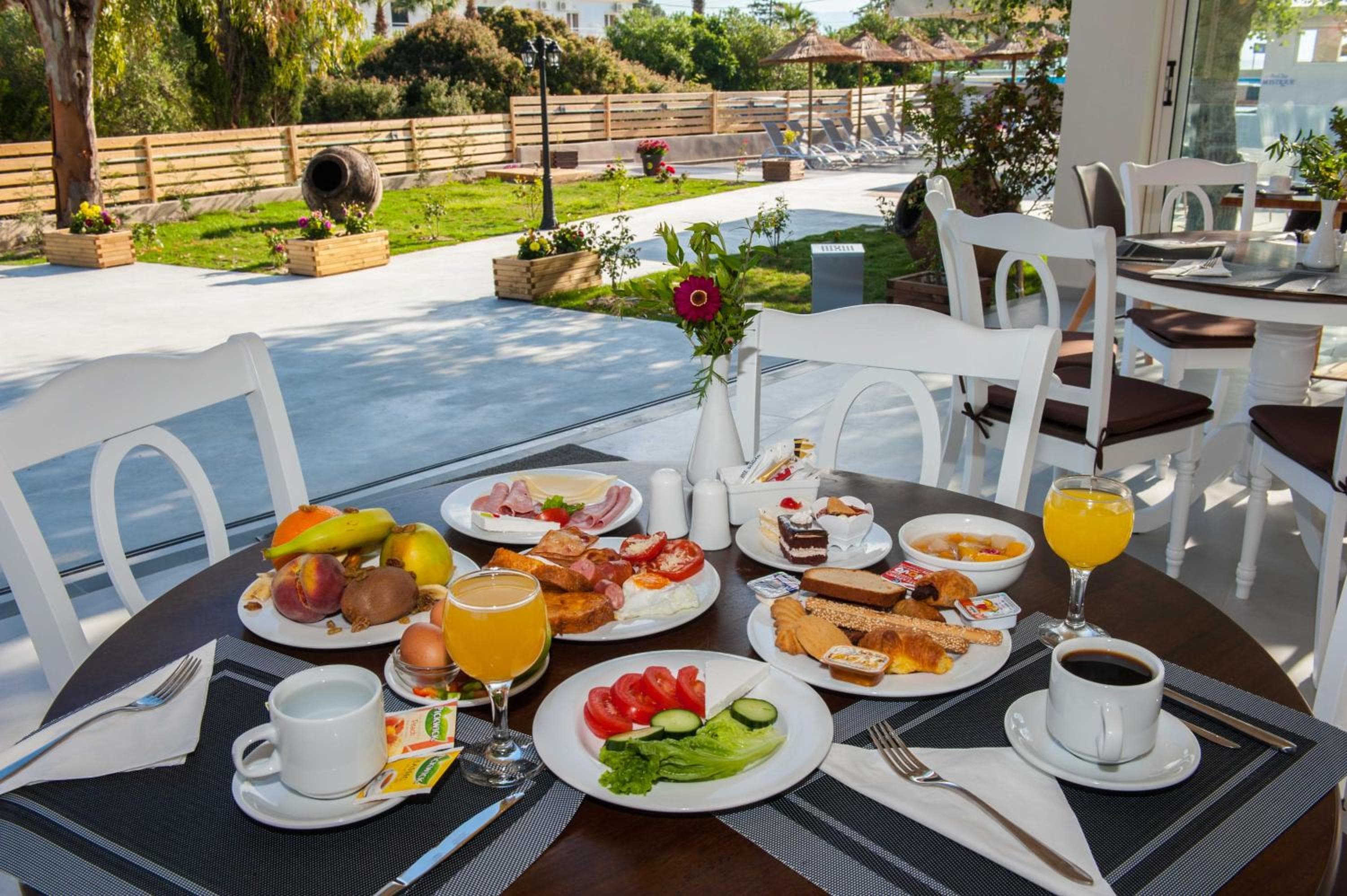 Amour Holiday Resort