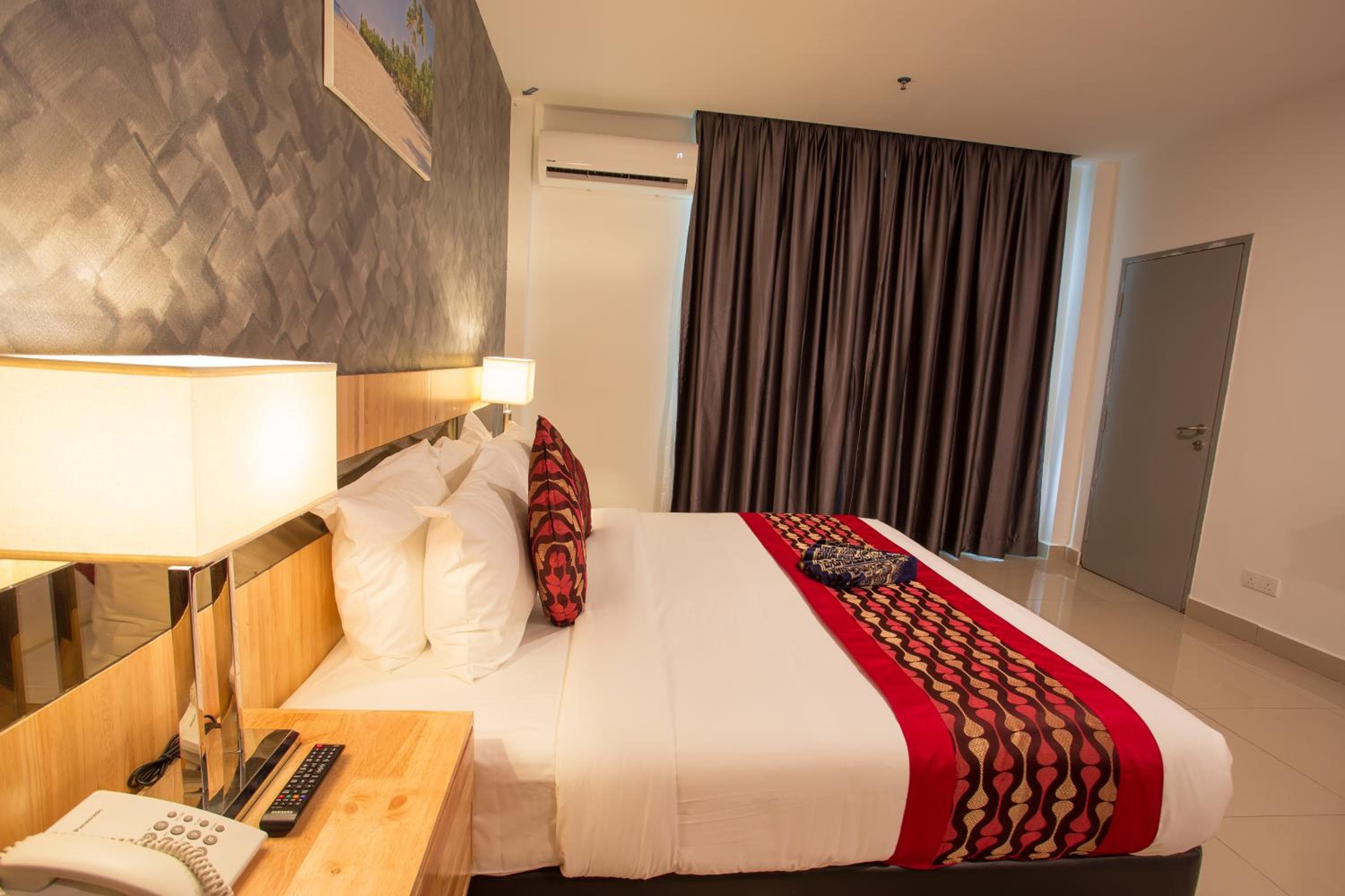 Hotel Adya Express Chenang