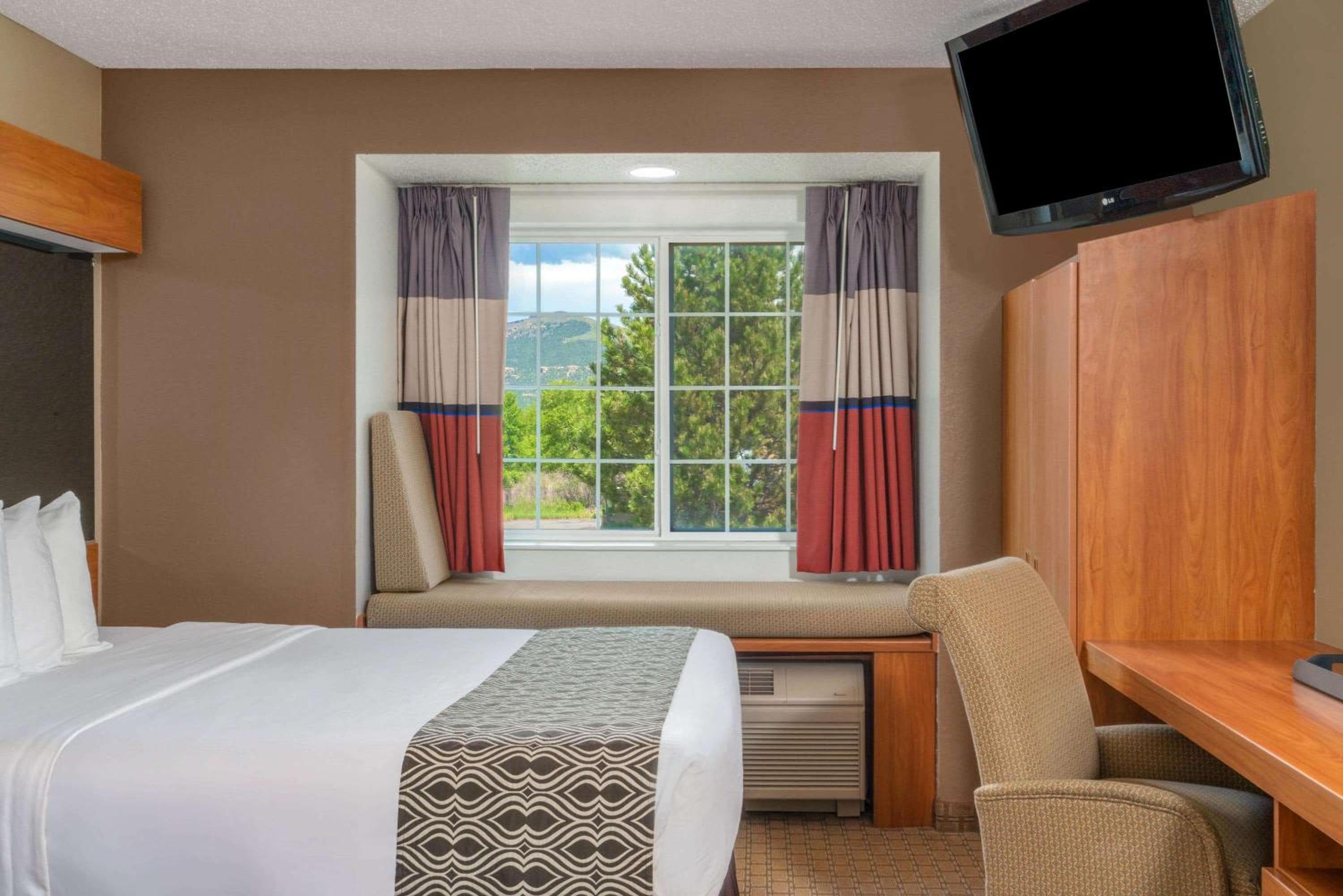 Microtel Inn & Suites