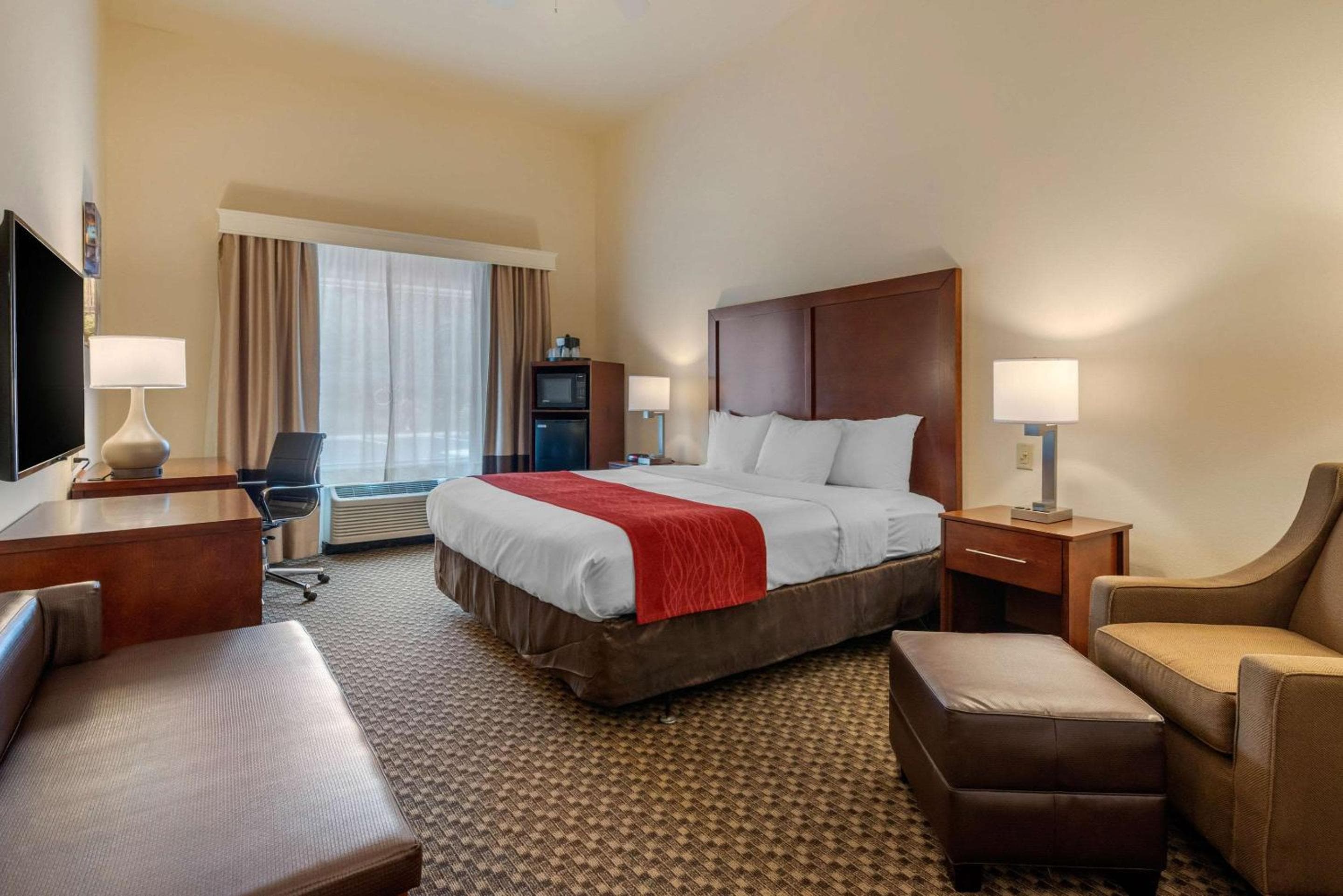 Comfort Inn & Suites Fort Myers Airport