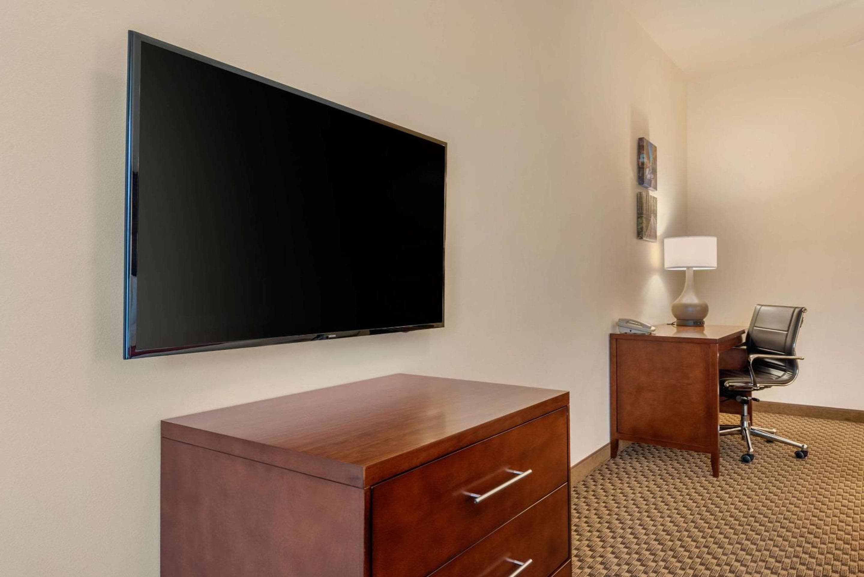 Comfort Inn & Suites Fort Myers Airport