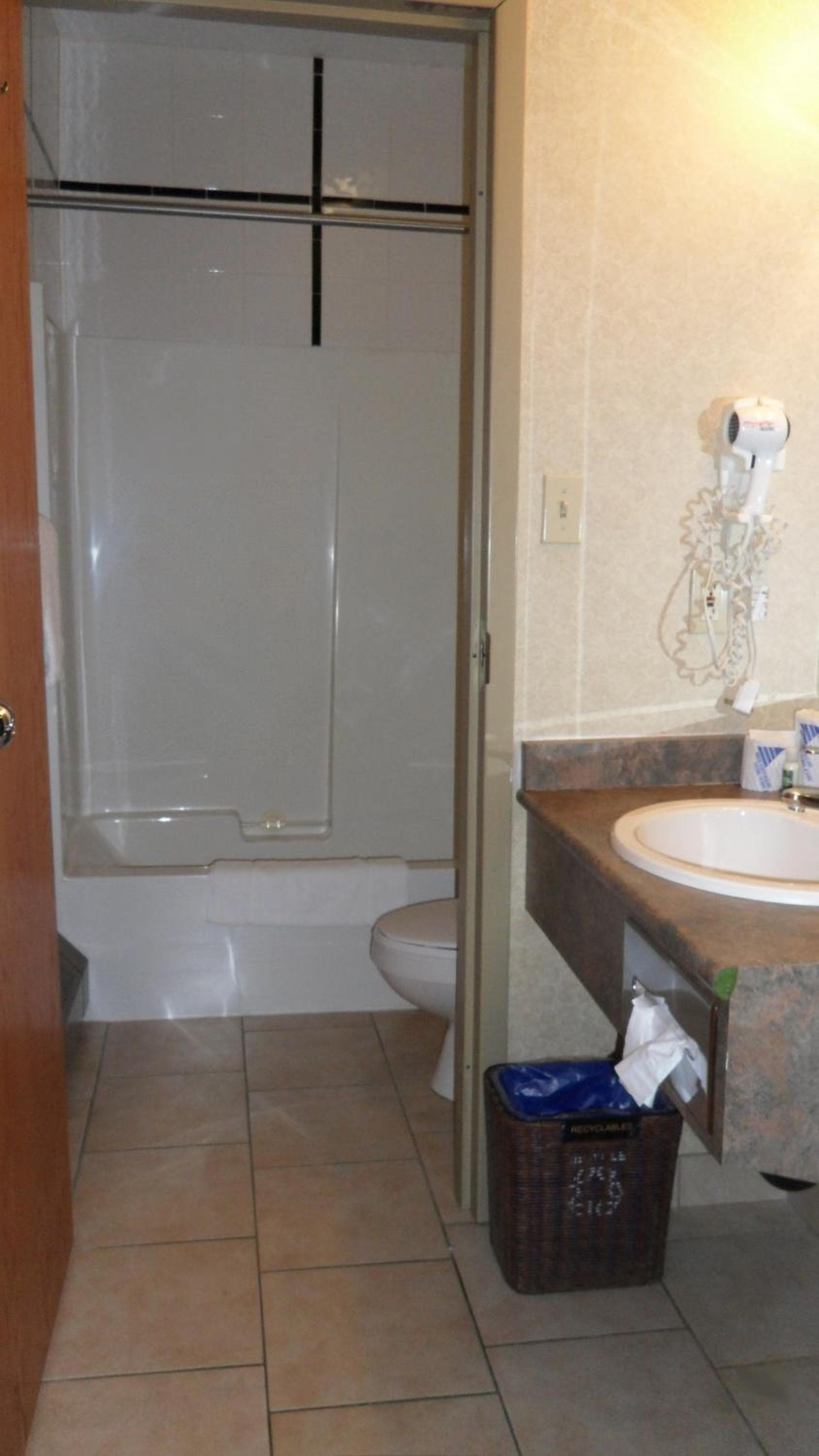 Lakeview Inns & Suites - Hinton
