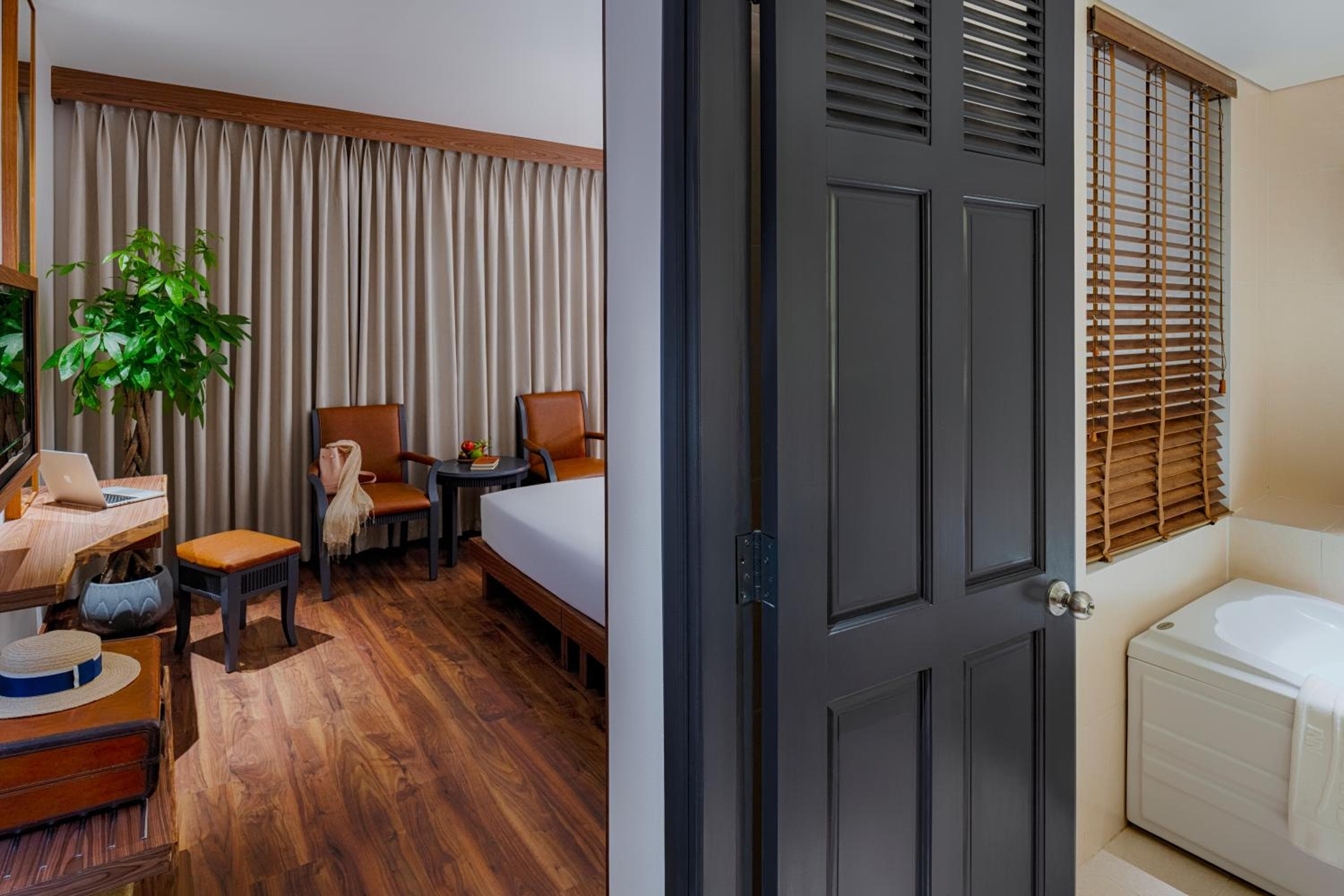 Silverland Min Hotel