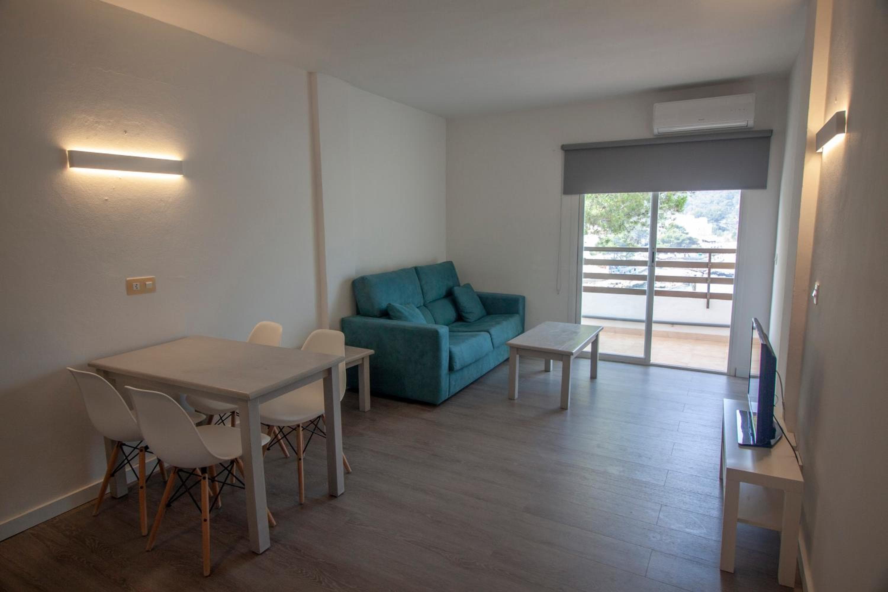 Apartamentos Portinatx Sea View