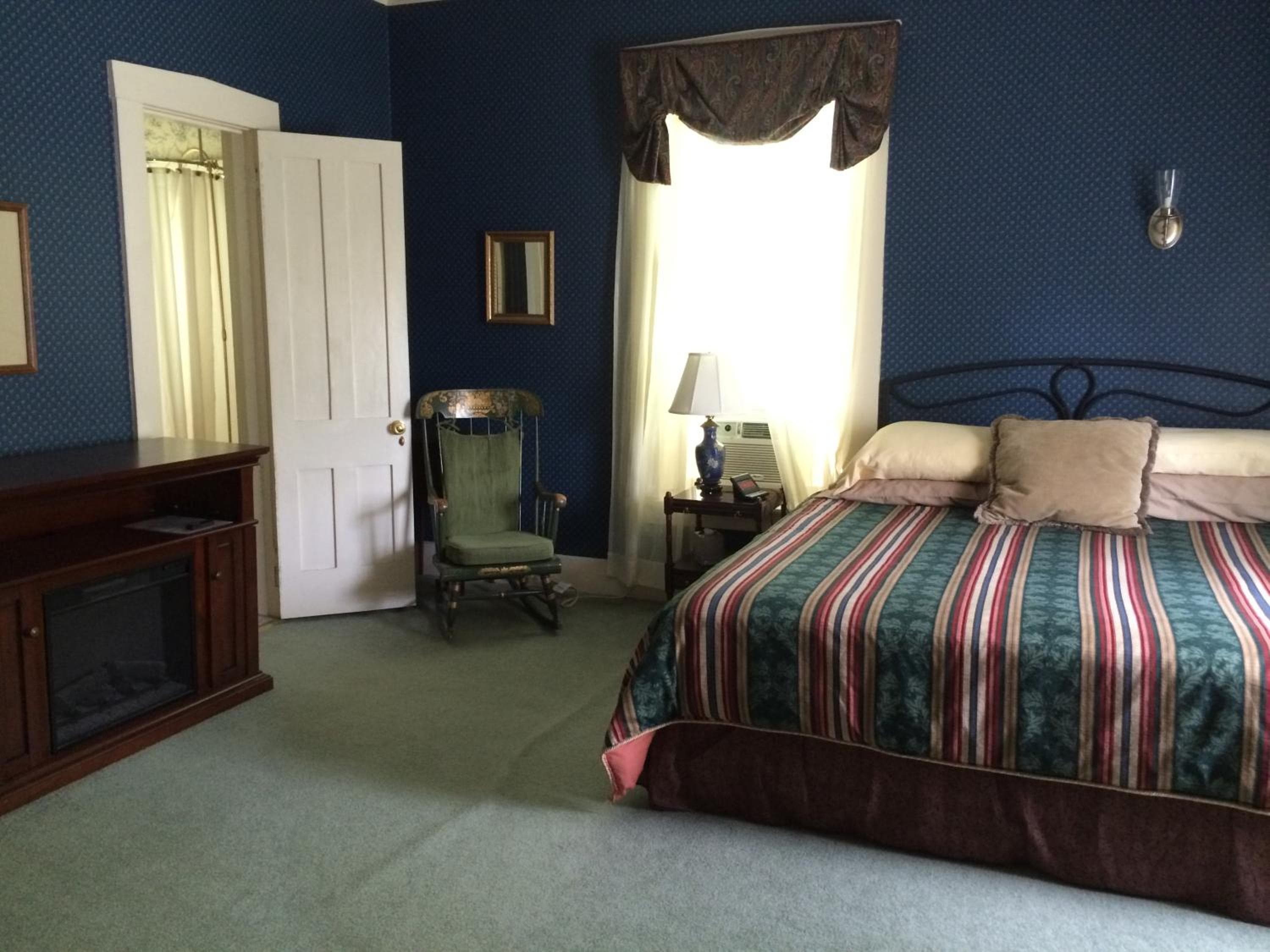 Antique Mansion B & B
