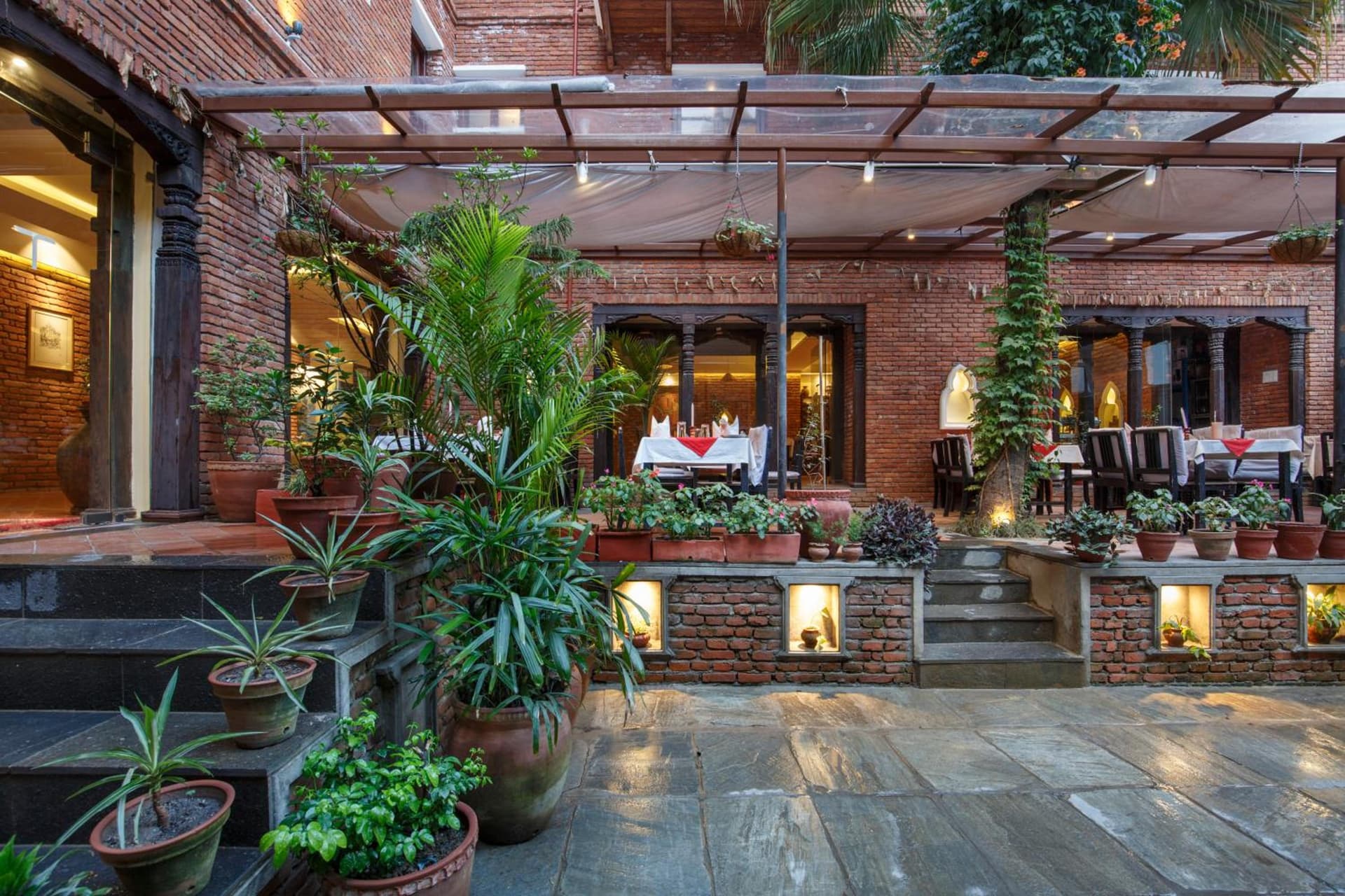 Hotel Thamel House - 6 km from Boudhanath Stupa, Kathmandu