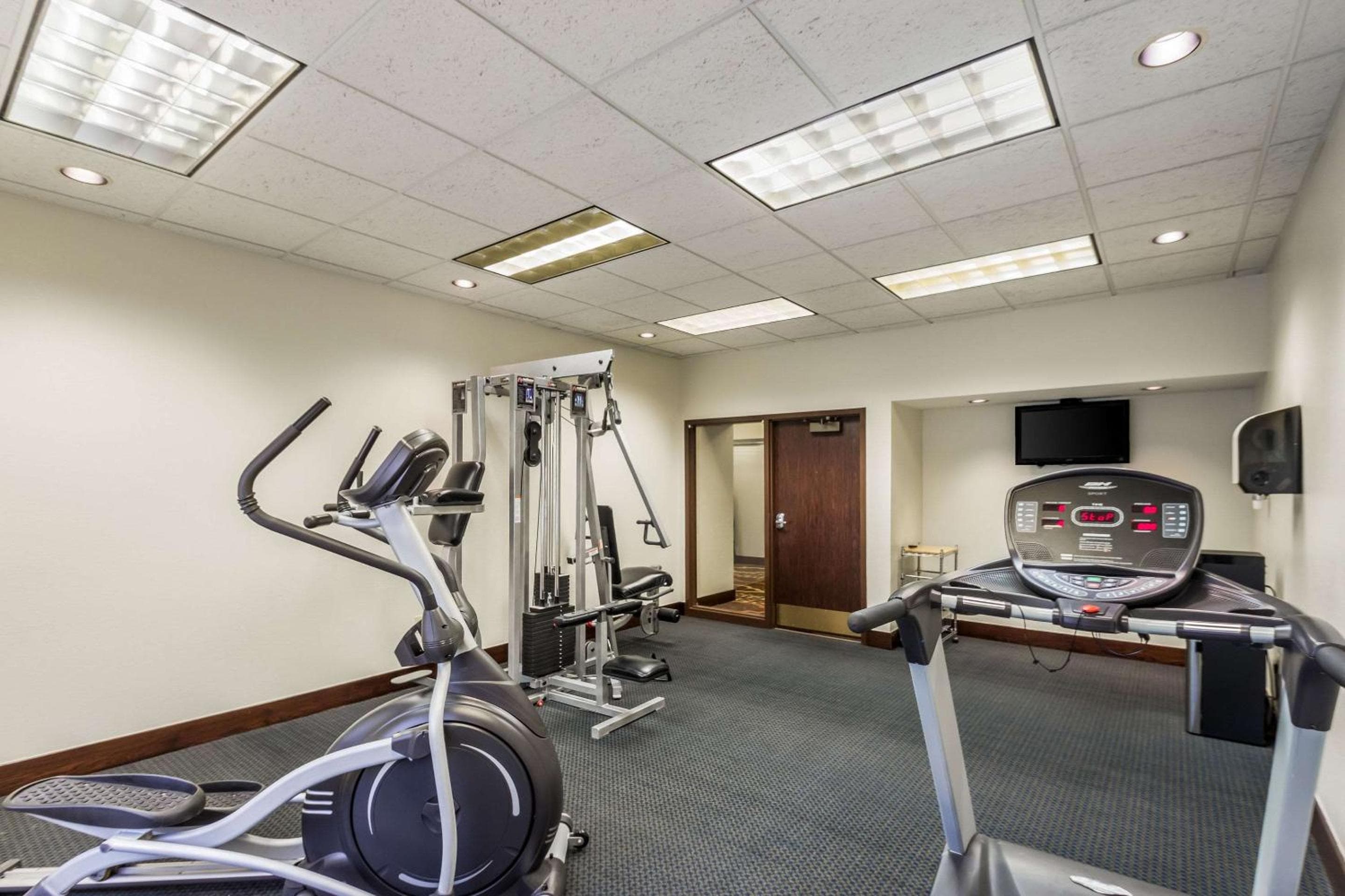 Quality Suites Milwaukee Airport