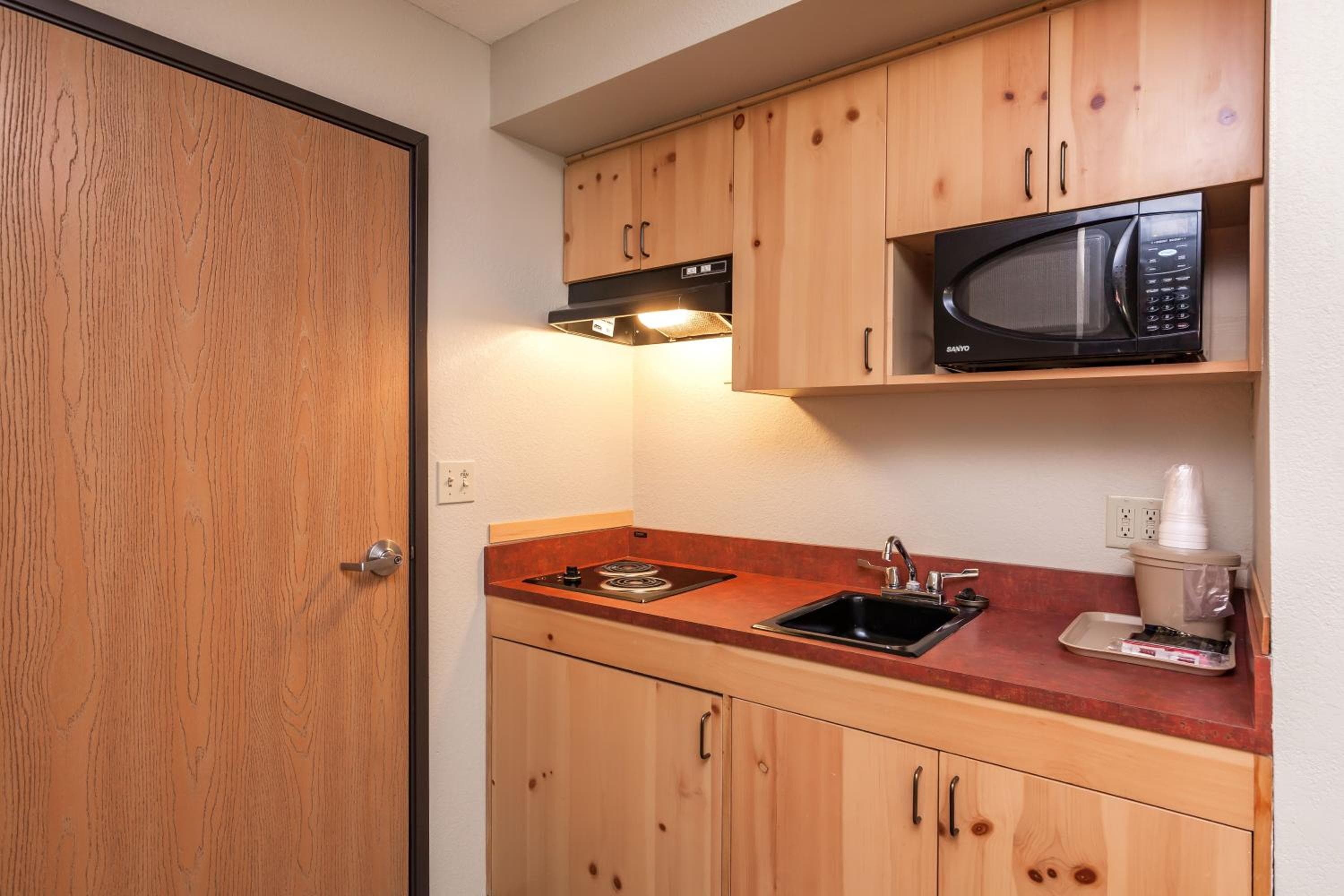 MountainView Lodge and Suites