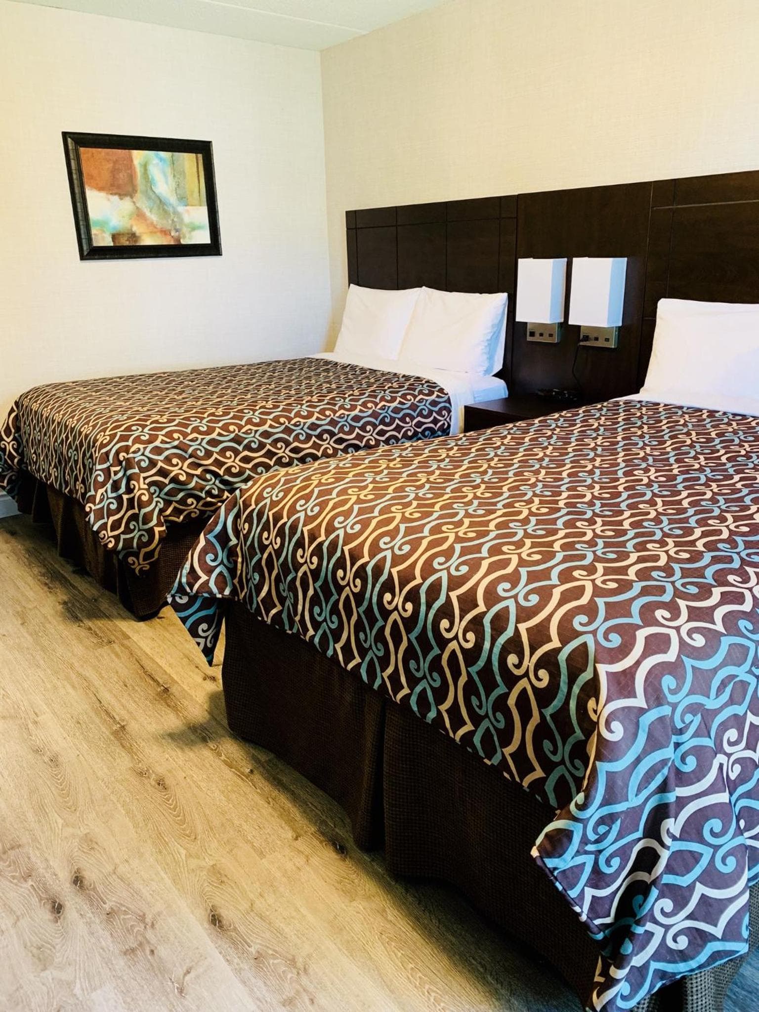 Deluxe Inn