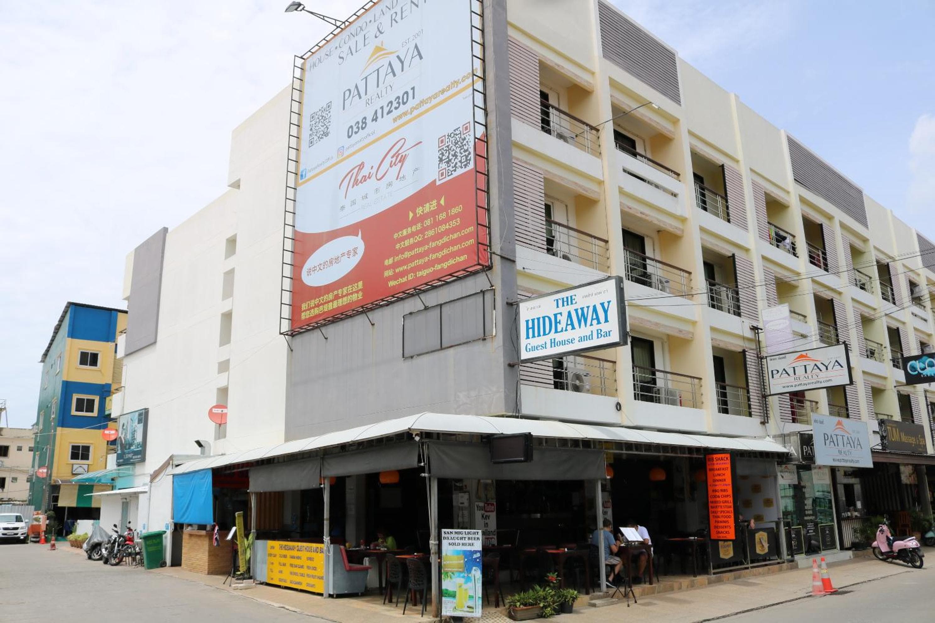 Hideaway Guest House And Bar