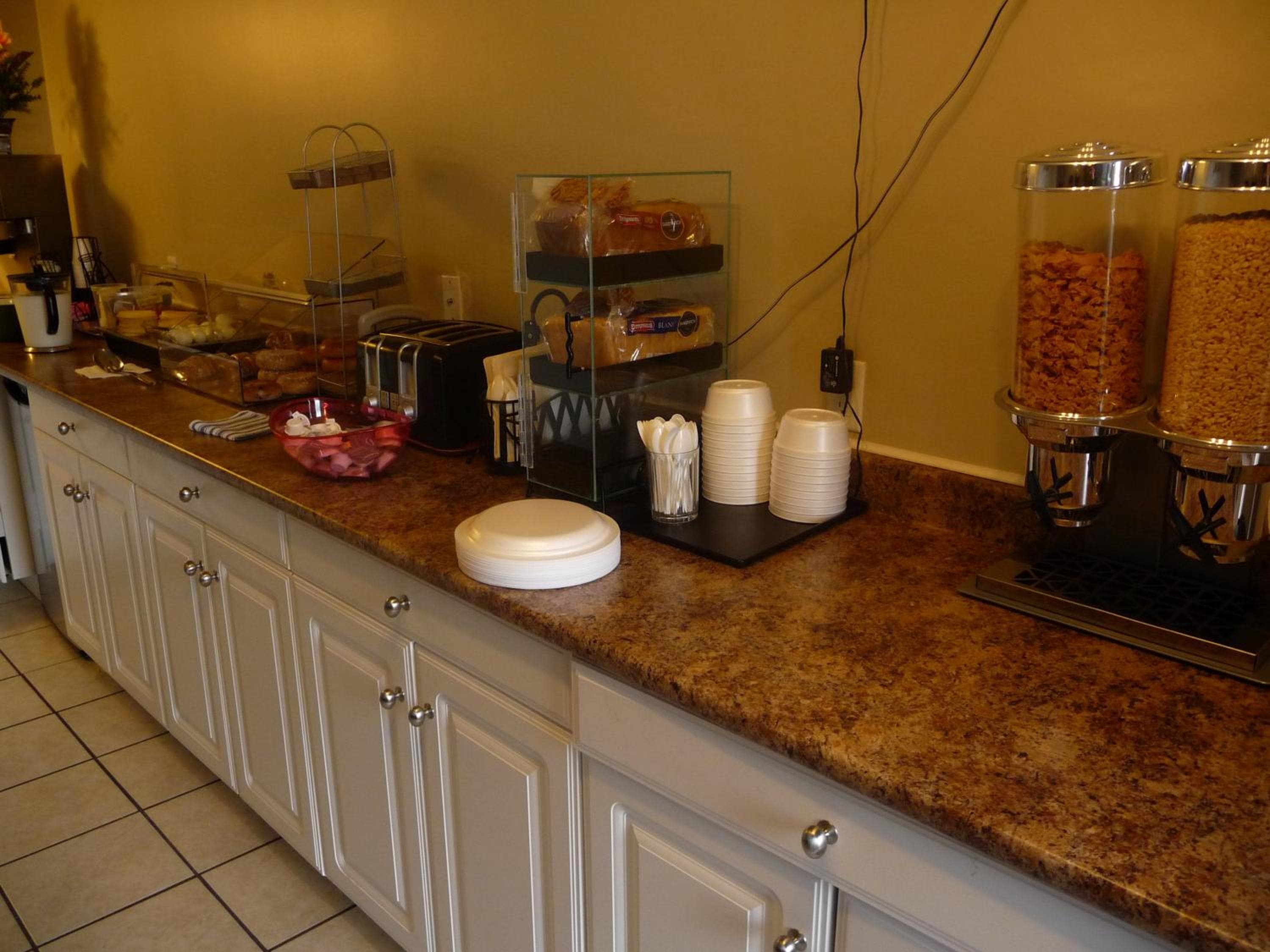 Super 8 by Wyndham Kamloops East