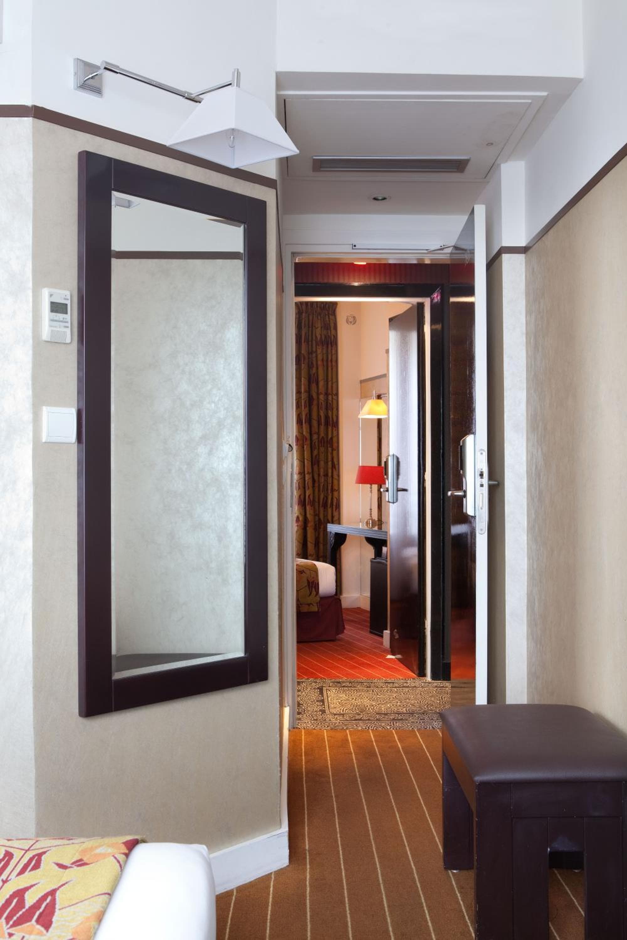 Hotel Eiffel Seine