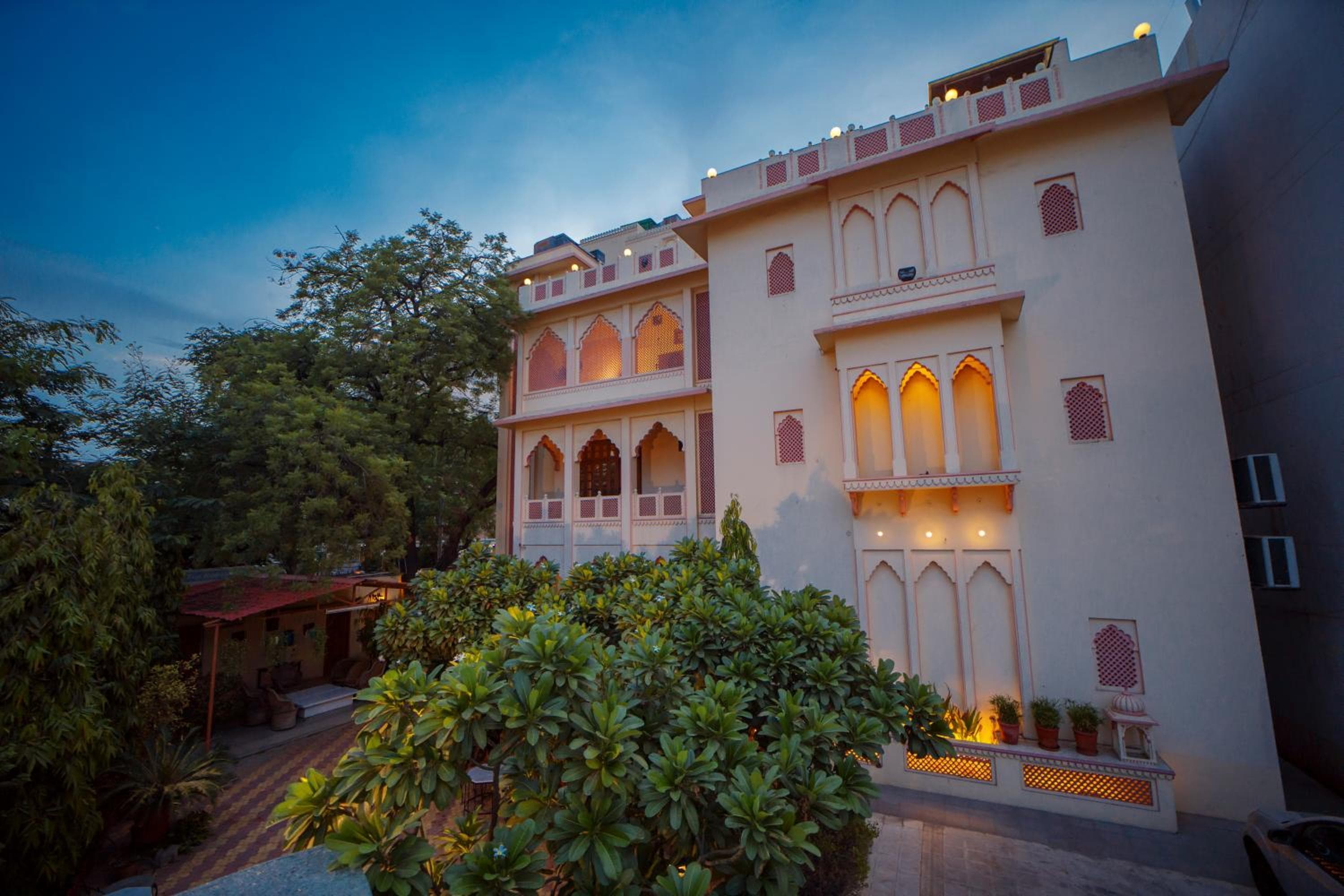 Hotel H R Palace