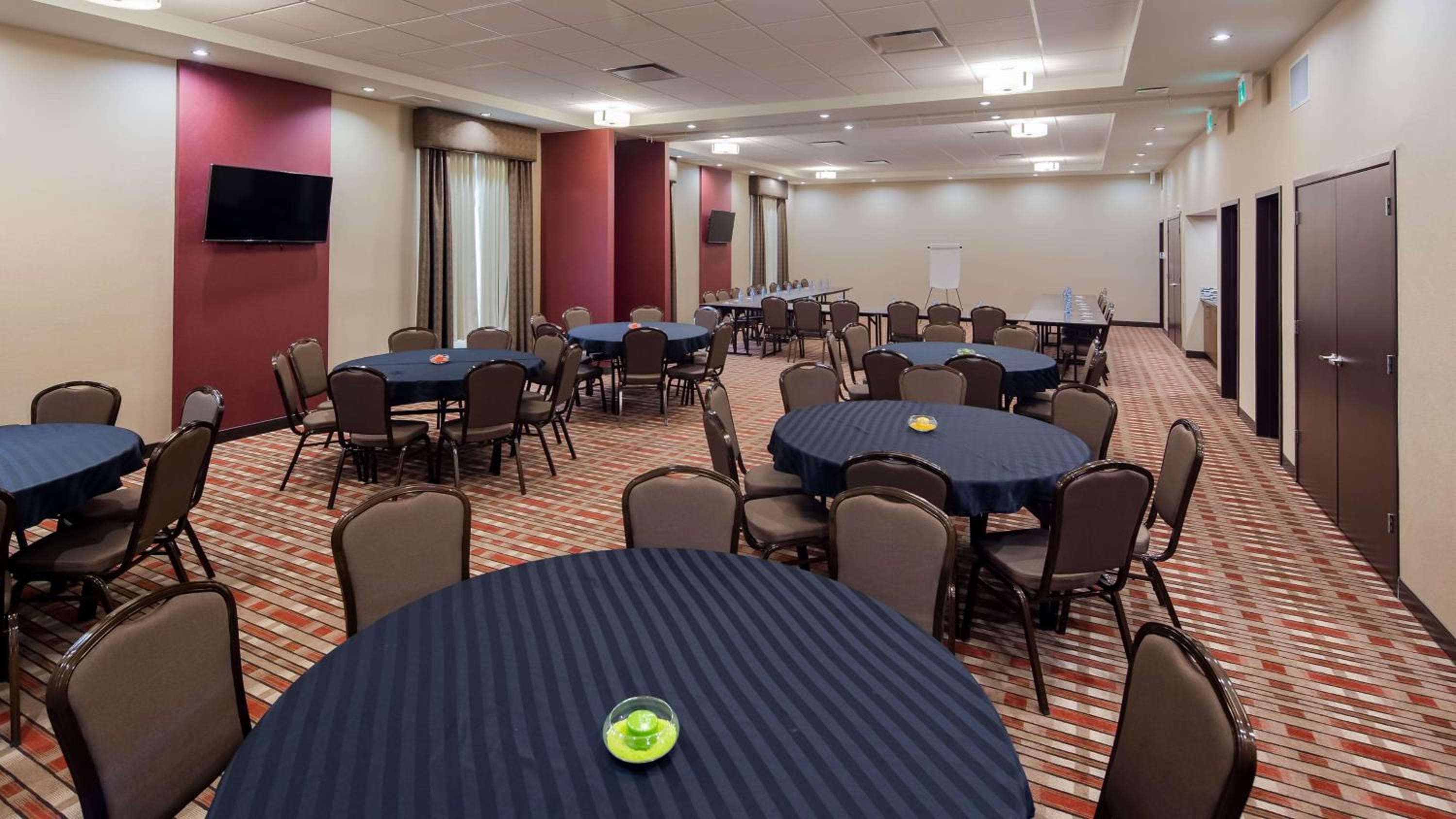 Best Western Plus Hinton Inn & Suites
