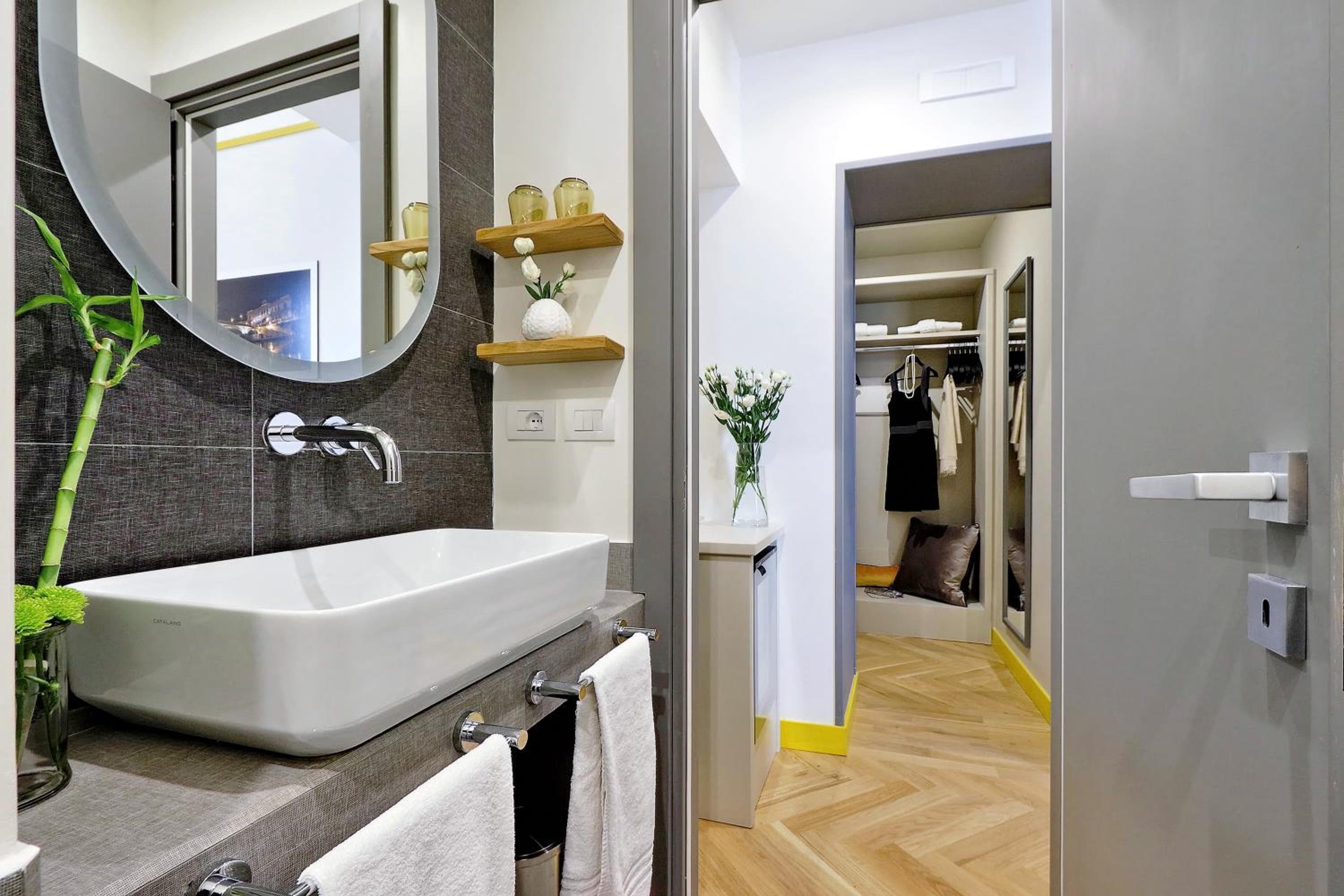 Roma Five Suites
